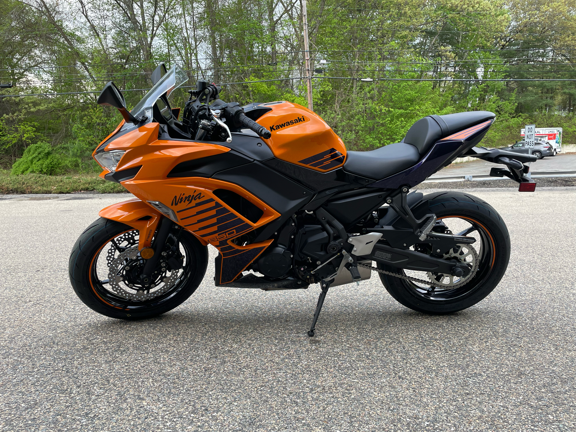 2025 Kawasaki Ninja 650 ABS in Tyngsboro, Massachusetts - Photo 2