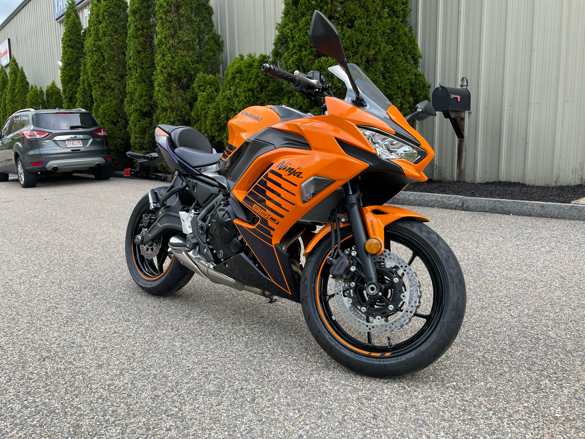 2025 Kawasaki Ninja 650 ABS in Tyngsboro, Massachusetts - Photo 6