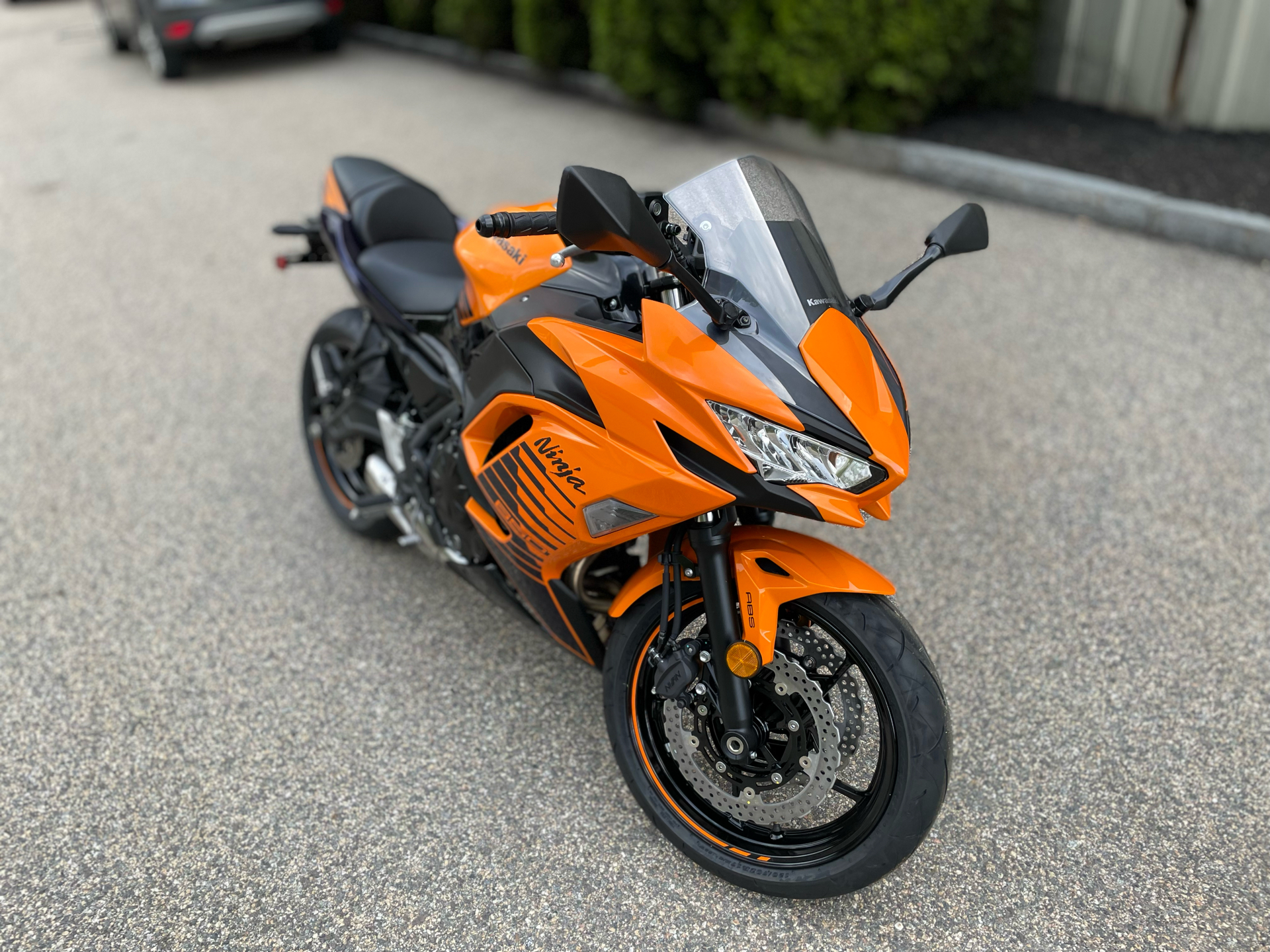 2025 Kawasaki Ninja 650 ABS in Tyngsboro, Massachusetts - Photo 16