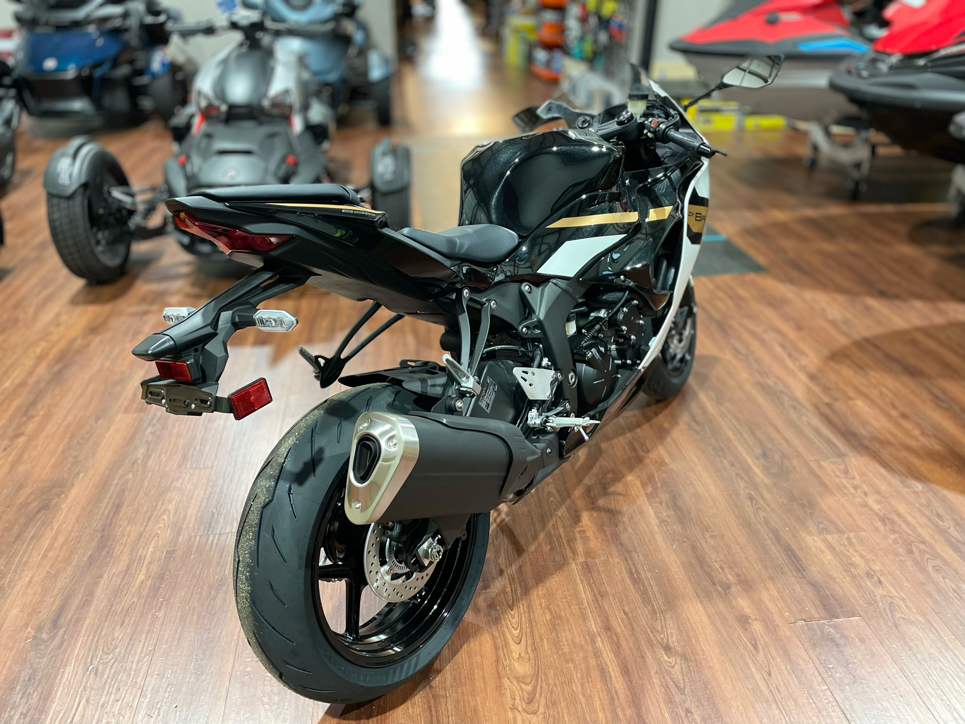 2026 Kawasaki NINJA ZX-6R ABS in Tyngsboro, Massachusetts - Photo 10