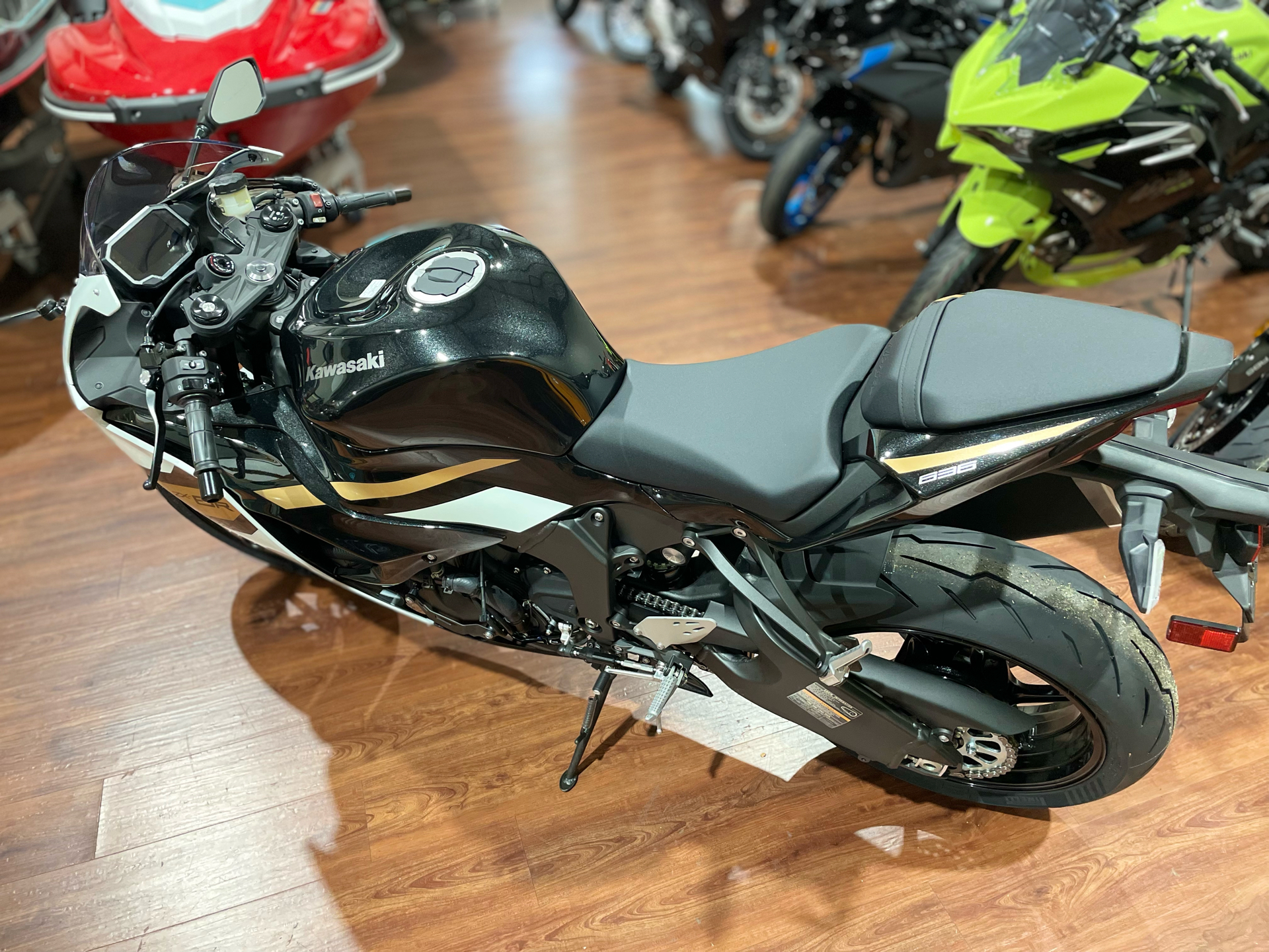 2026 Kawasaki NINJA ZX-6R ABS in Tyngsboro, Massachusetts - Photo 15