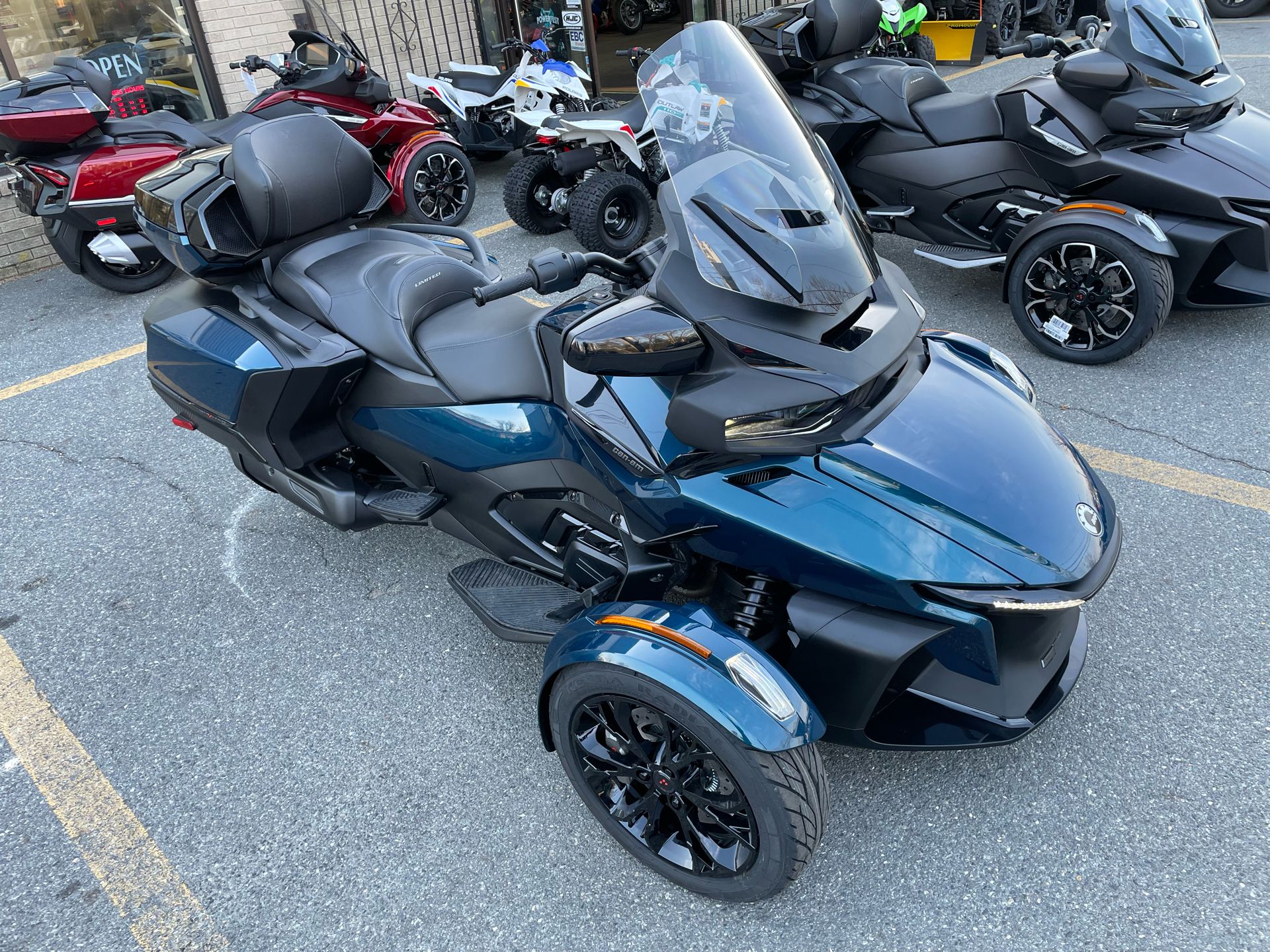 2024 Can-Am Spyder RT Limited in Tyngsboro, Massachusetts - Photo 3