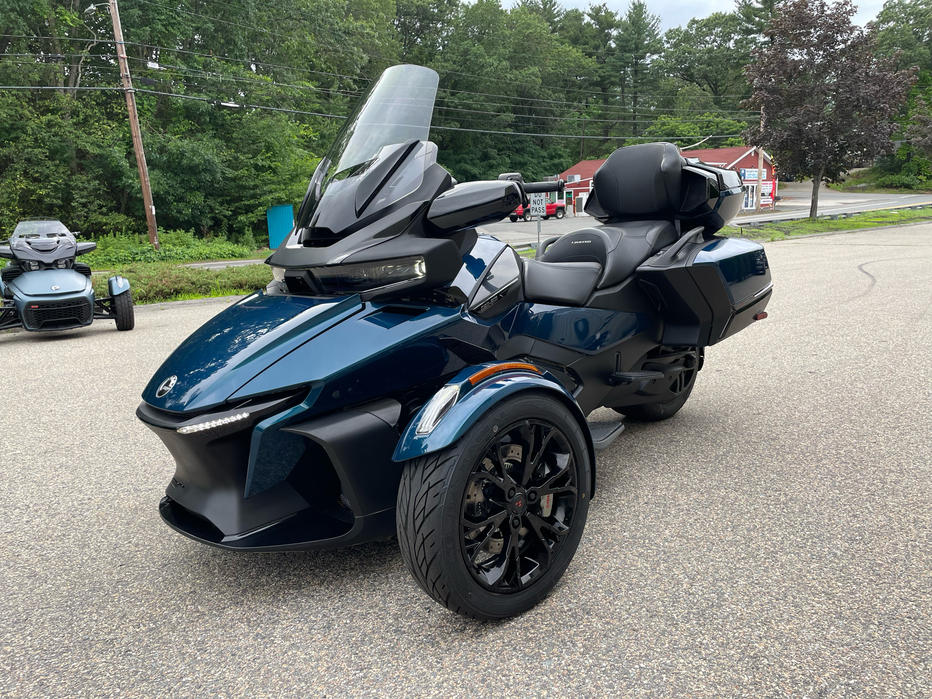 2024 Can-Am Spyder RT Limited in Tyngsboro, Massachusetts - Photo 2