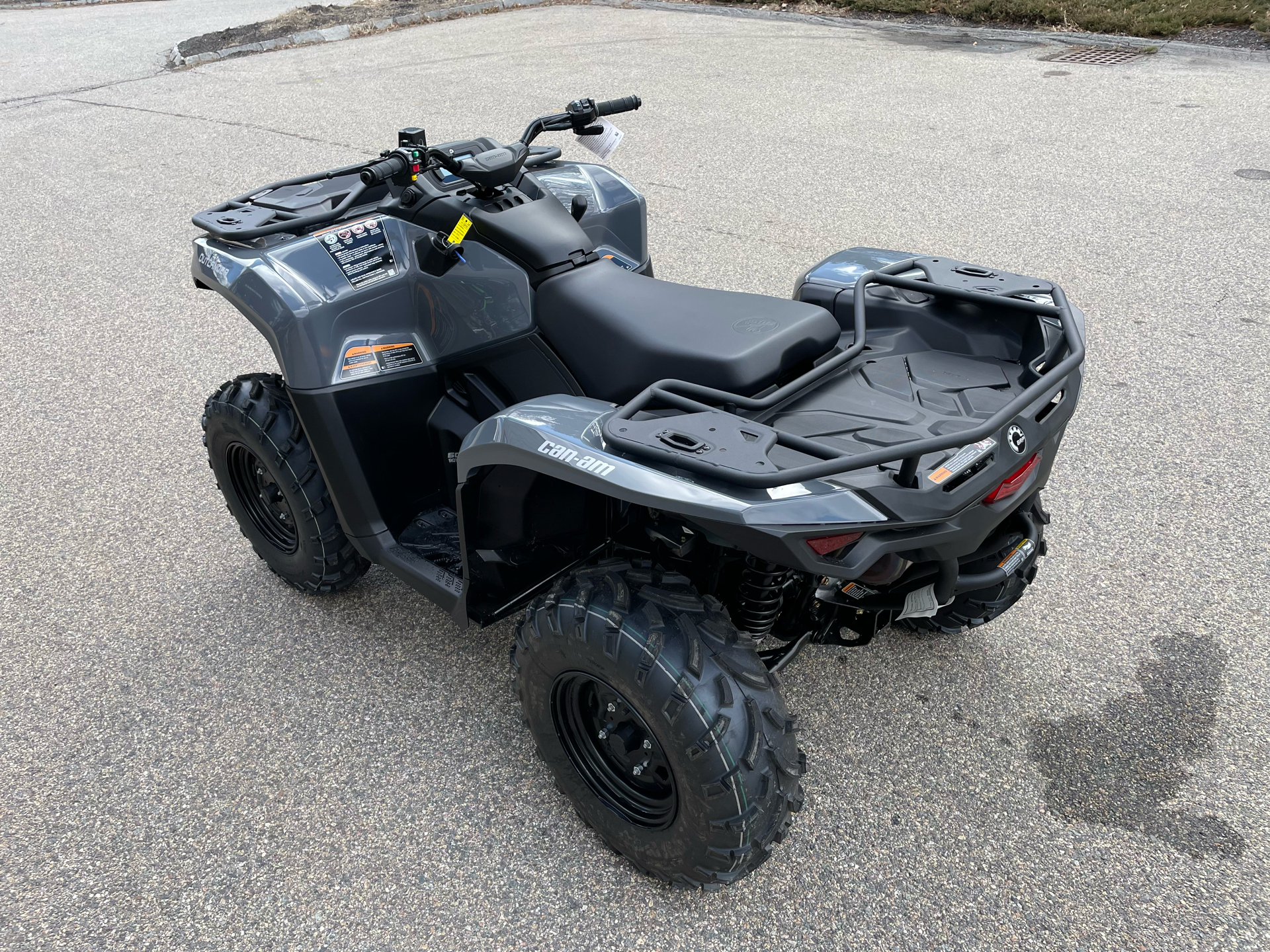 2025 Can-Am Outlander DPS 500 in Tyngsboro, Massachusetts - Photo 7