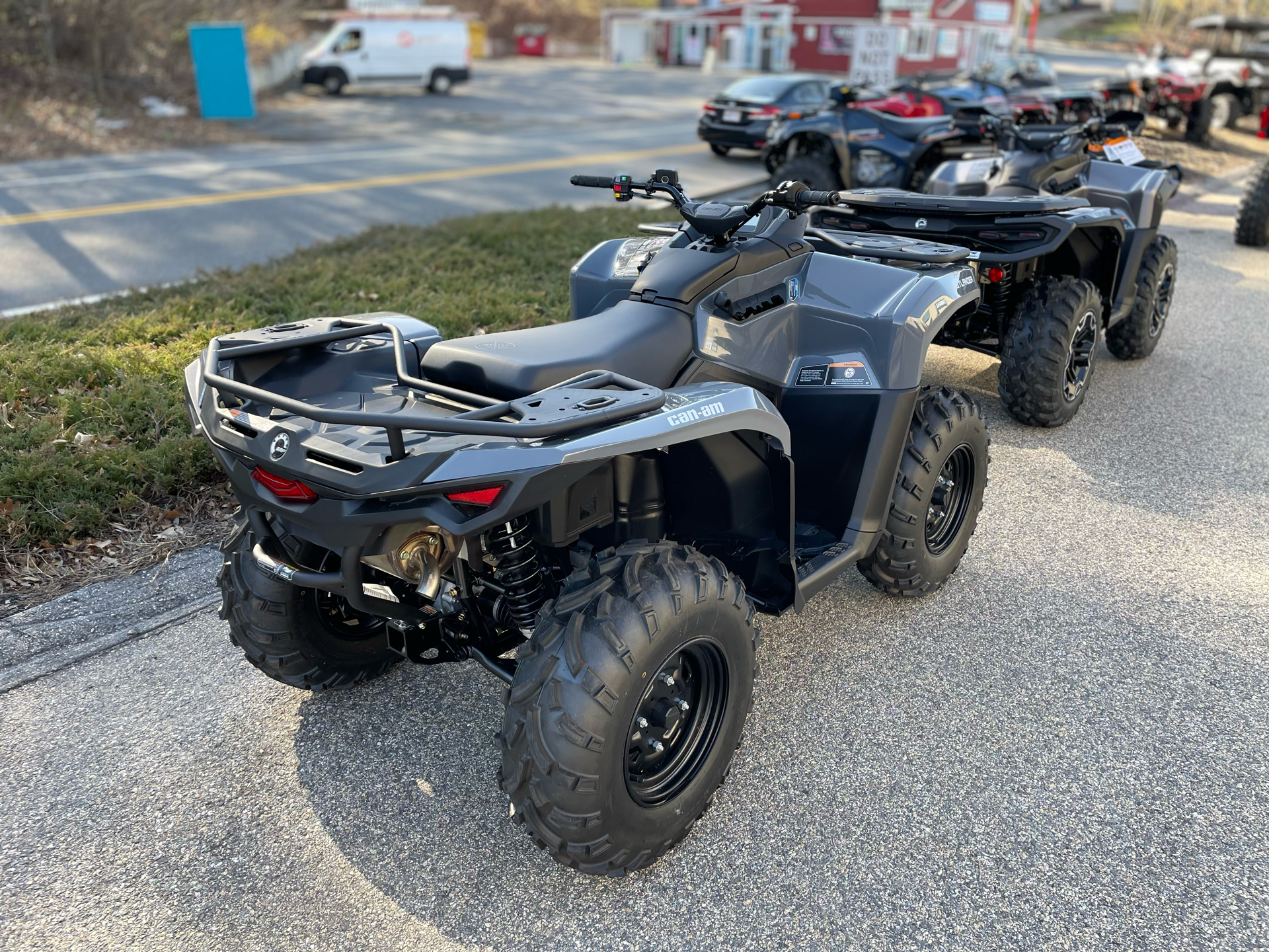 2025 Can-Am Outlander DPS 500 in Tyngsboro, Massachusetts - Photo 8