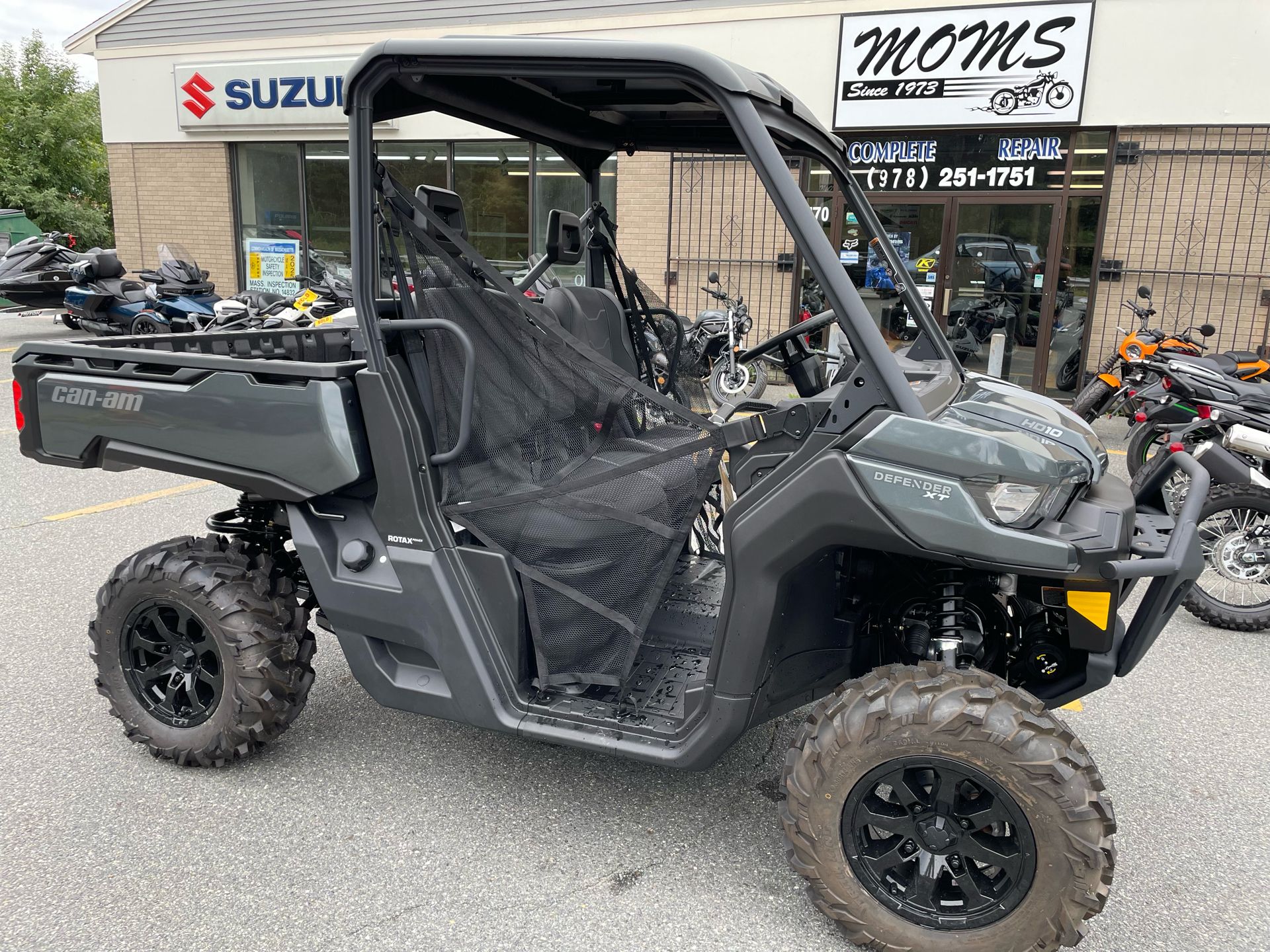 2024 Can-Am Defender XT HD10 in Tyngsboro, Massachusetts - Photo 1