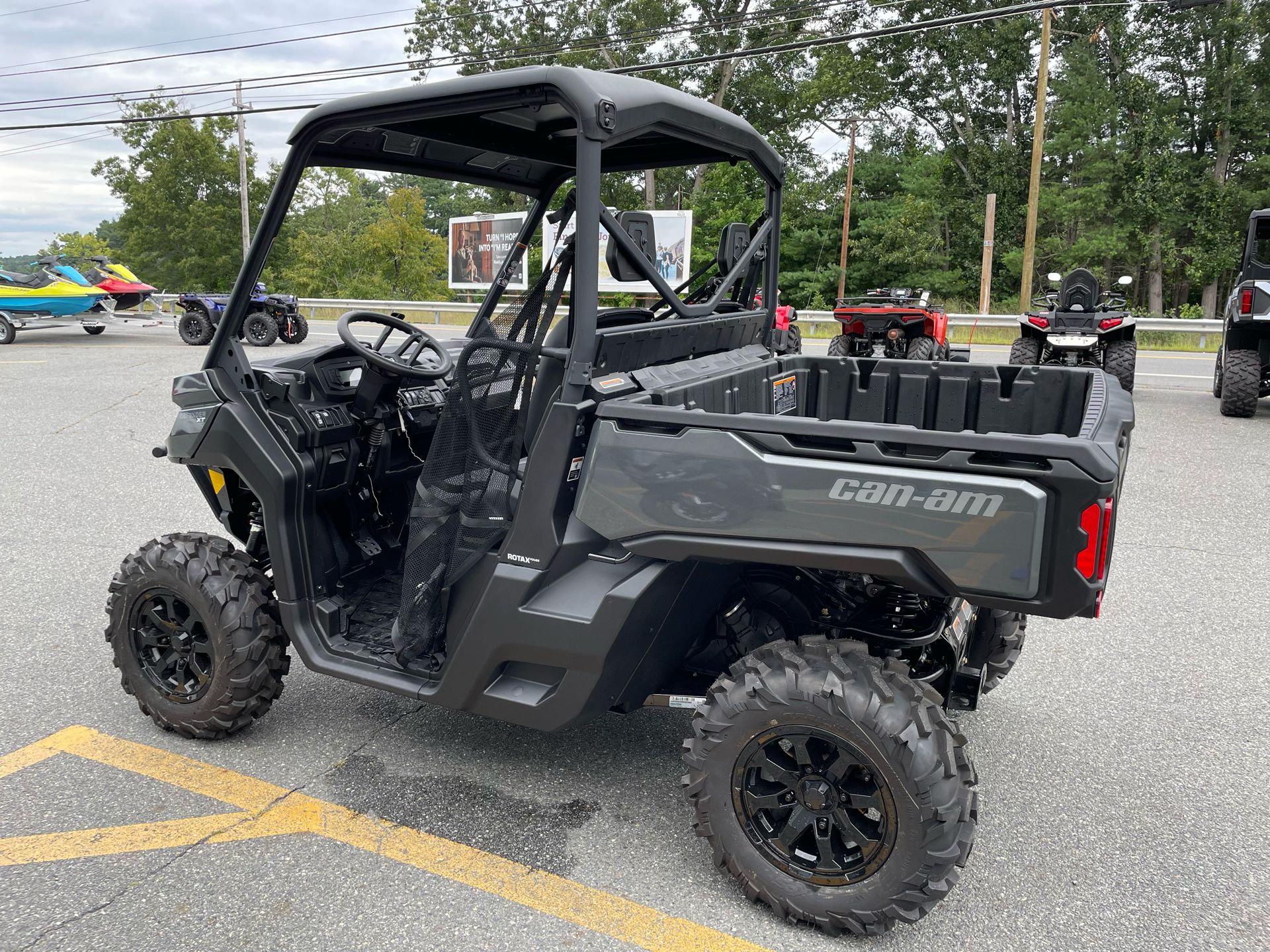 2024 Can-Am Defender XT HD10 in Tyngsboro, Massachusetts - Photo 6