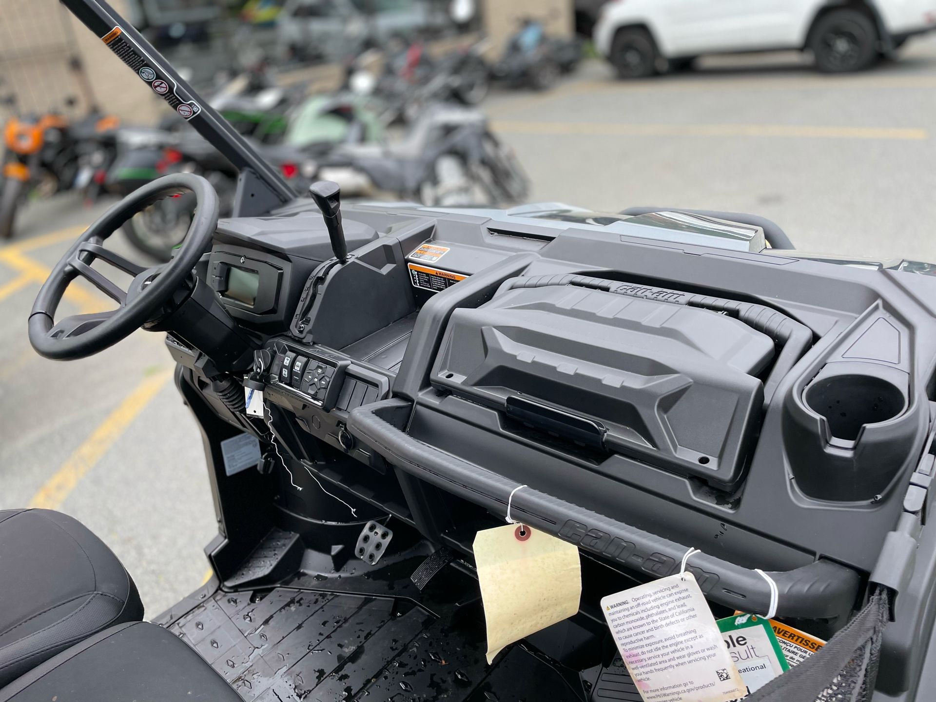 2024 Can-Am Defender XT HD10 in Tyngsboro, Massachusetts - Photo 11