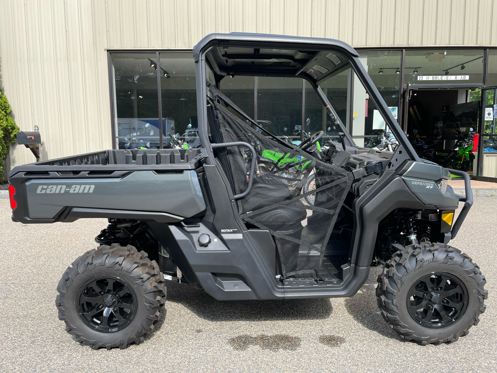 2024 Can-Am Defender XT HD10 in Tyngsboro, Massachusetts - Photo 2
