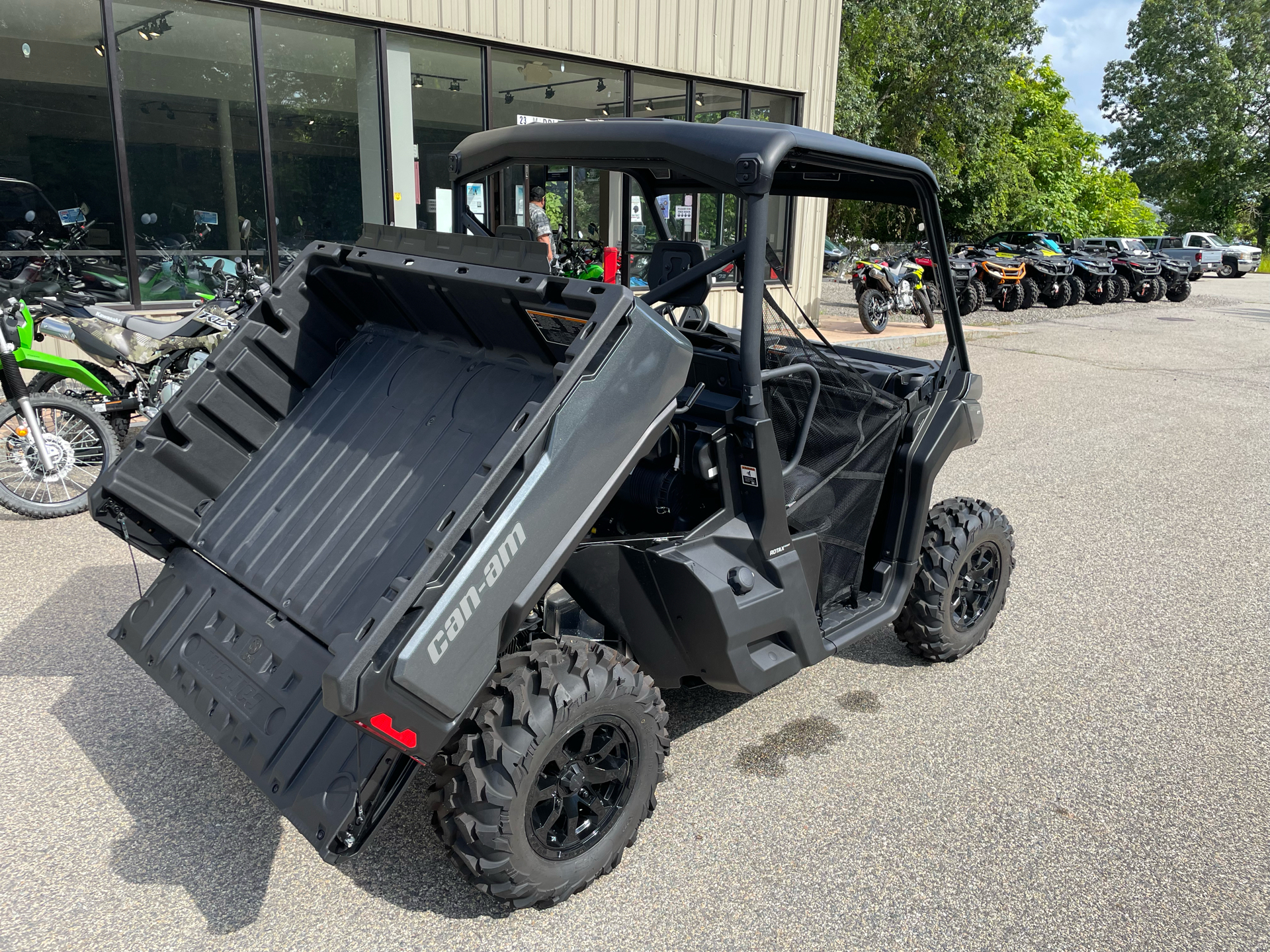 2024 Can-Am Defender XT HD10 in Tyngsboro, Massachusetts - Photo 12