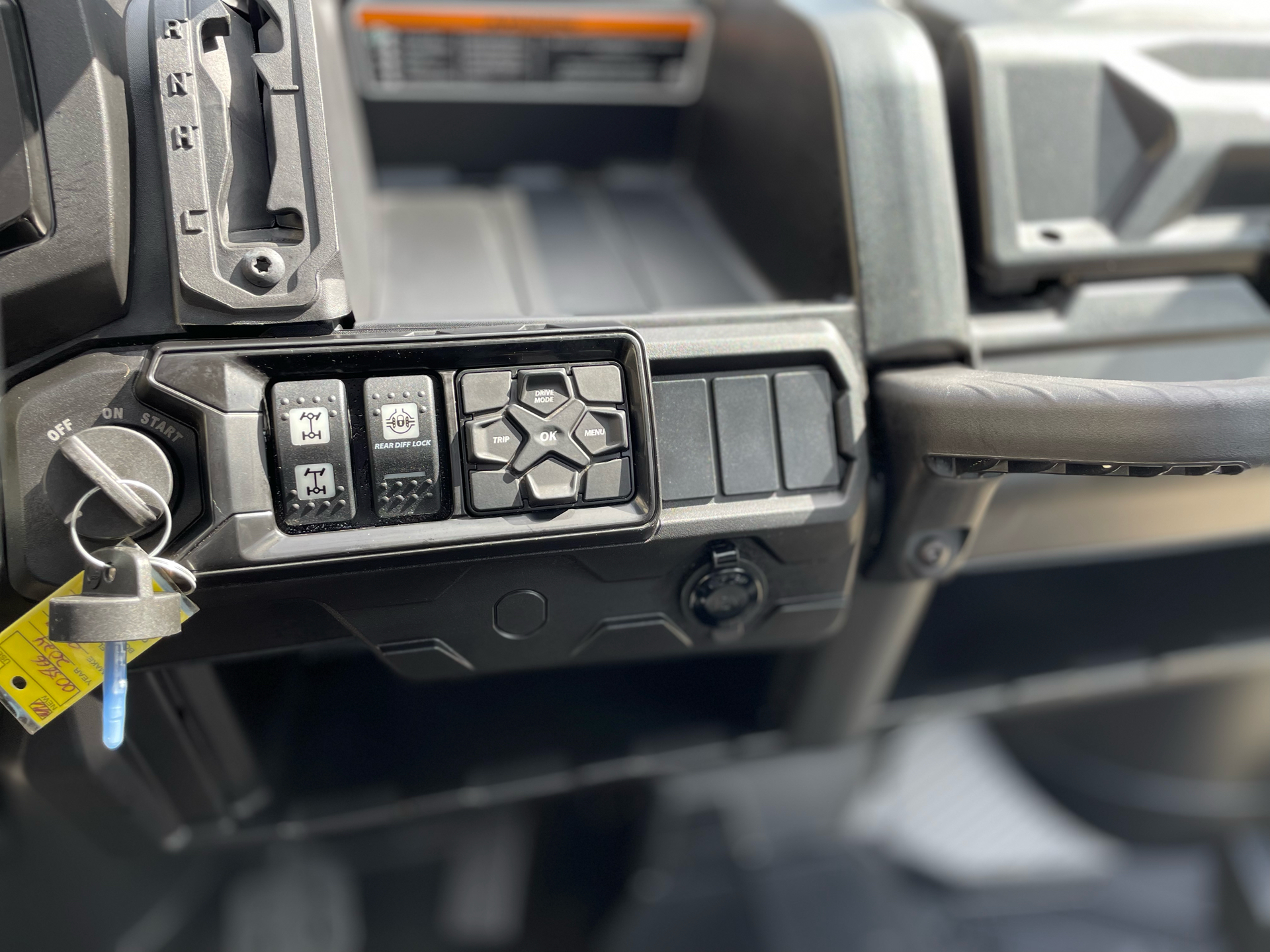 2024 Can-Am Defender XT HD10 in Tyngsboro, Massachusetts - Photo 19
