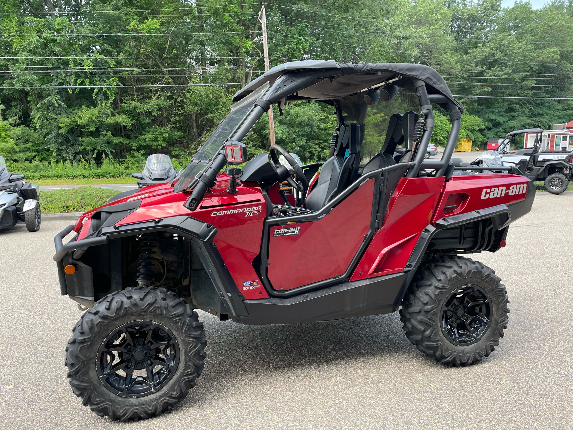 2018 Can-Am Commander XT 800R in Tyngsboro, Massachusetts - Photo 2