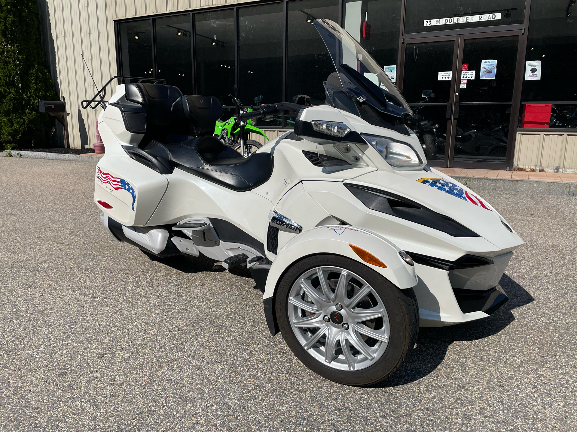 2017 Can-Am Spyder RT Limited in Tyngsboro, Massachusetts - Photo 3