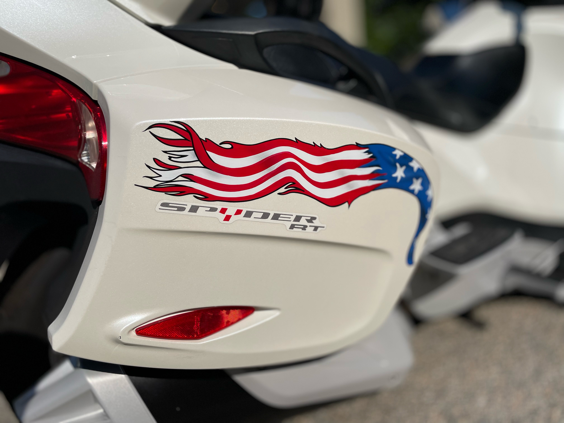 2017 Can-Am Spyder RT Limited in Tyngsboro, Massachusetts - Photo 13