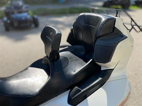 2017 Can-Am Spyder RT Limited in Tyngsboro, Massachusetts - Photo 16