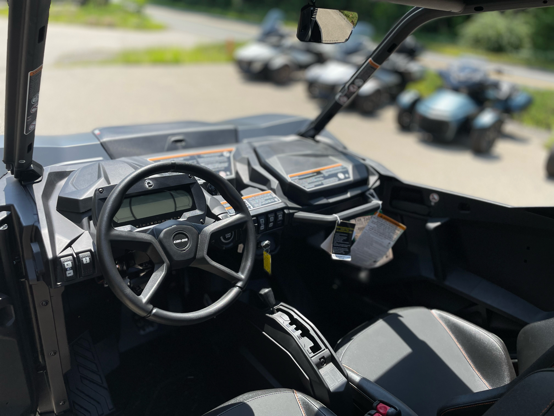 2025 Can-Am Commander XT-P in Tyngsboro, Massachusetts - Photo 15