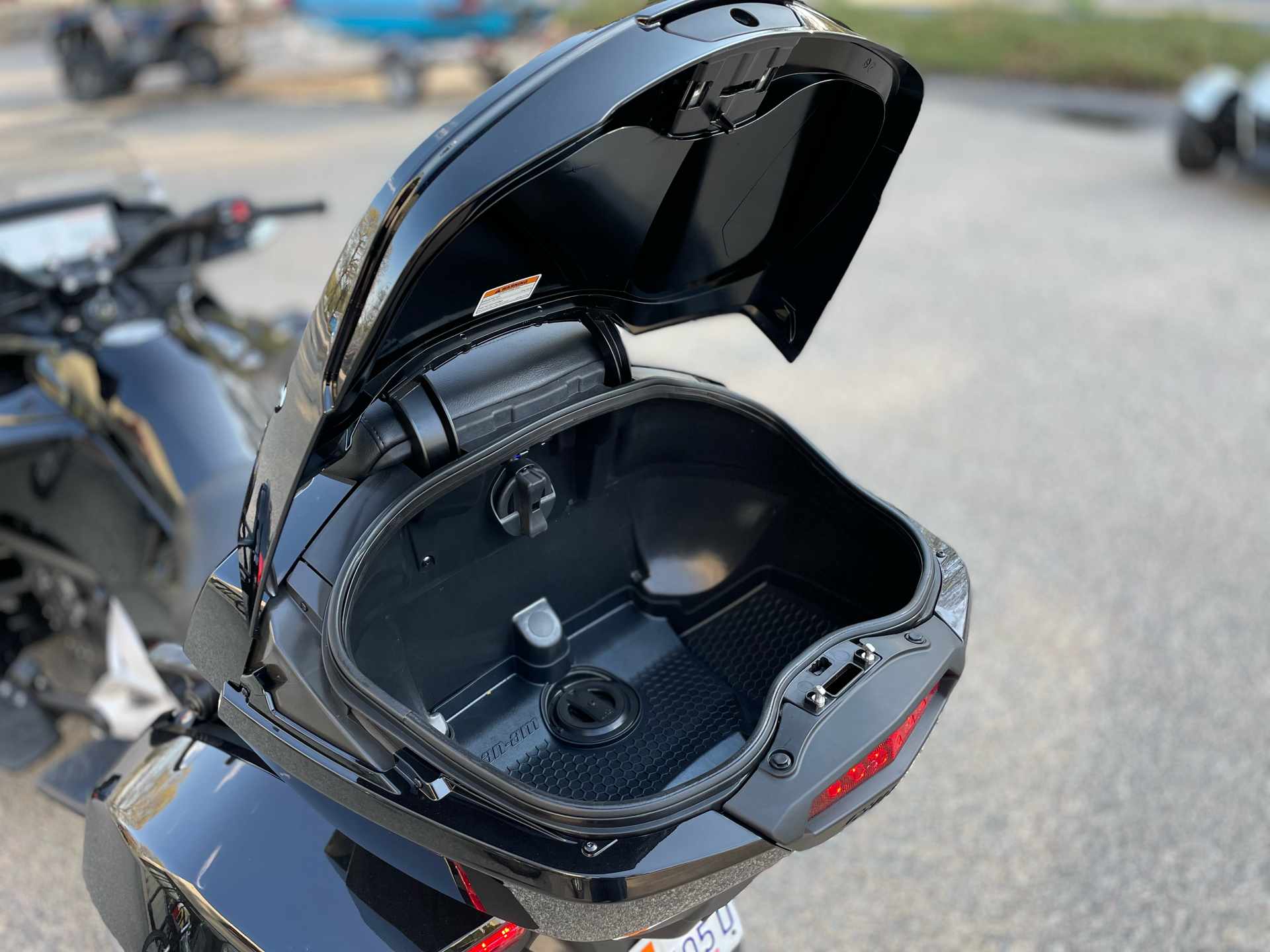 2025 Can-Am Spyder F3 Limited in Tyngsboro, Massachusetts - Photo 14