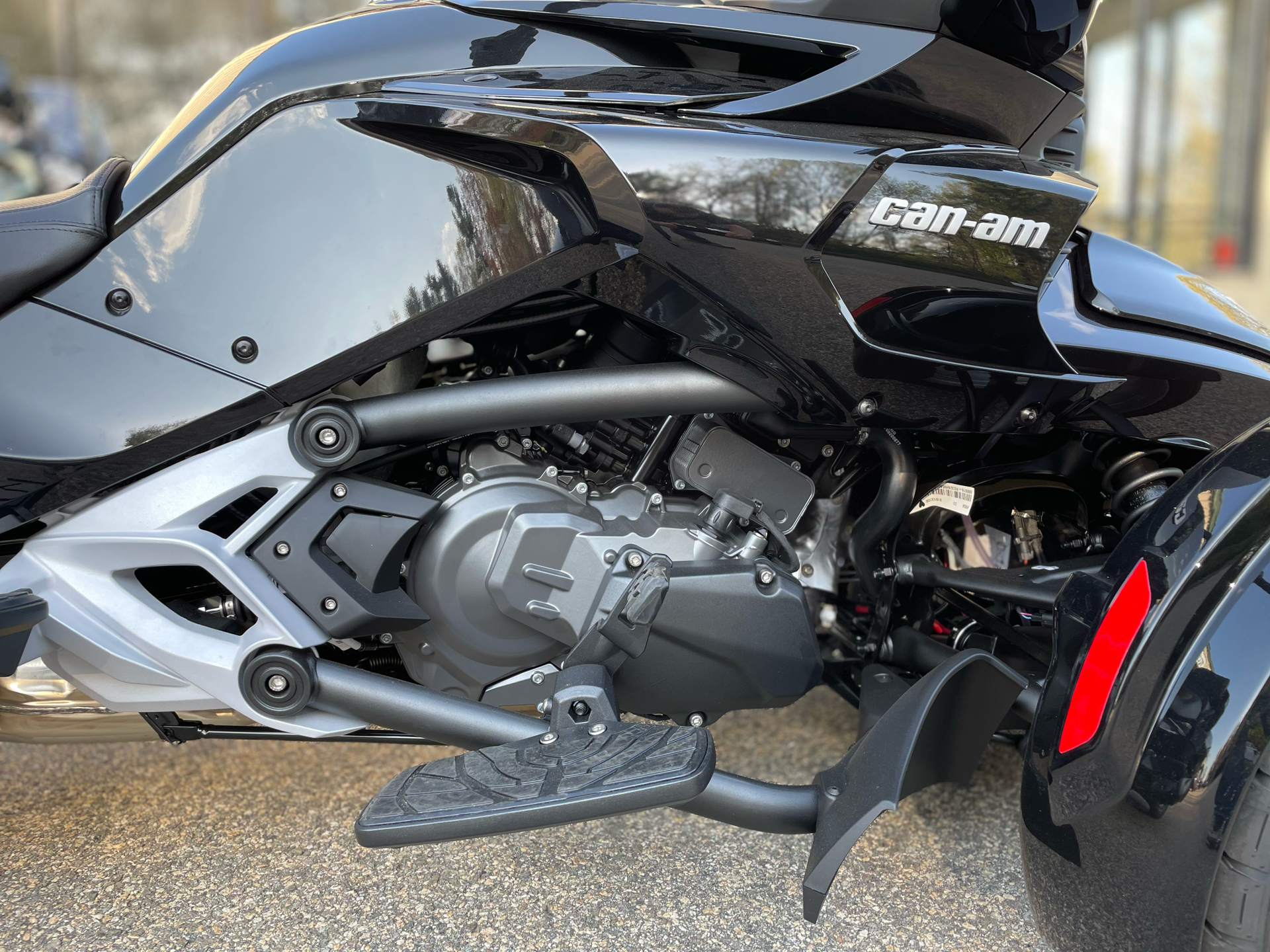 2025 Can-Am Spyder F3 Limited in Tyngsboro, Massachusetts - Photo 16
