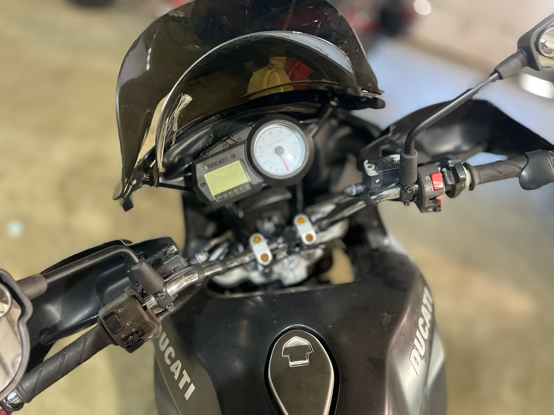 2006 Ducati Monster 620 in Tyngsboro, Massachusetts - Photo 5