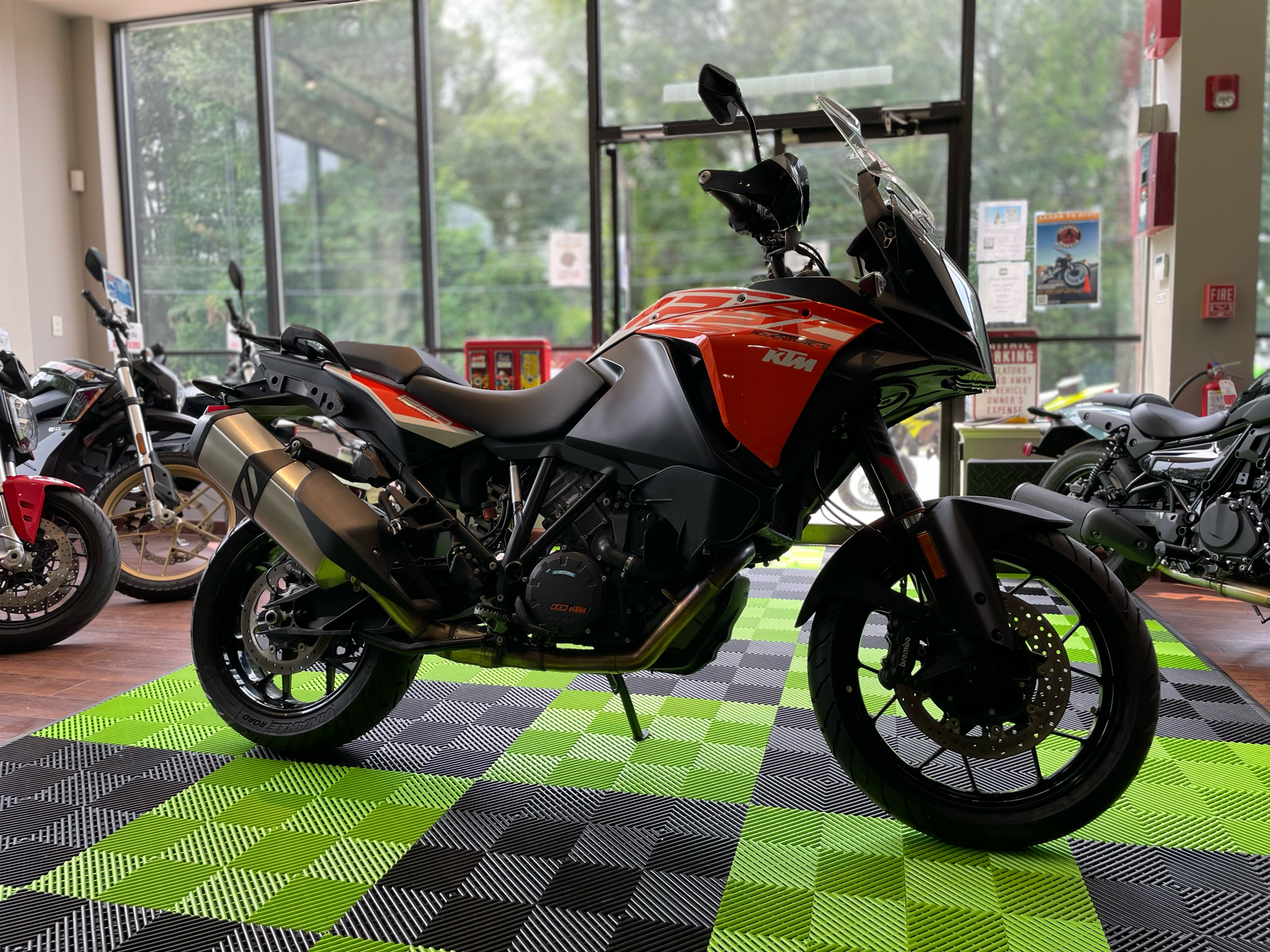 2018 KTM 1290 Super Adventure S in Tyngsboro, Massachusetts - Photo 9