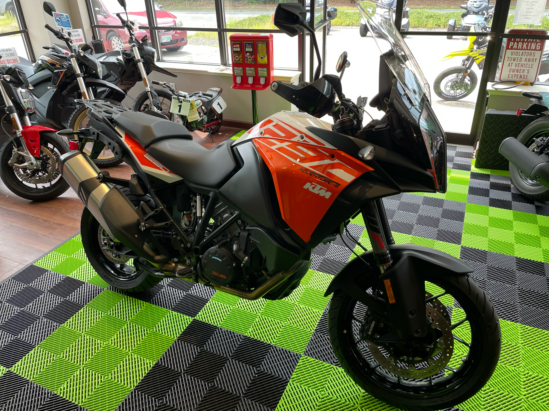 2018 KTM 1290 Super Adventure S in Tyngsboro, Massachusetts - Photo 17