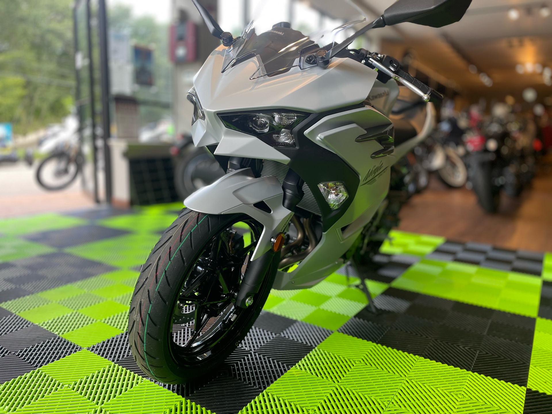 2025 Kawasaki Ninja 500 ABS in Tyngsboro, Massachusetts - Photo 3