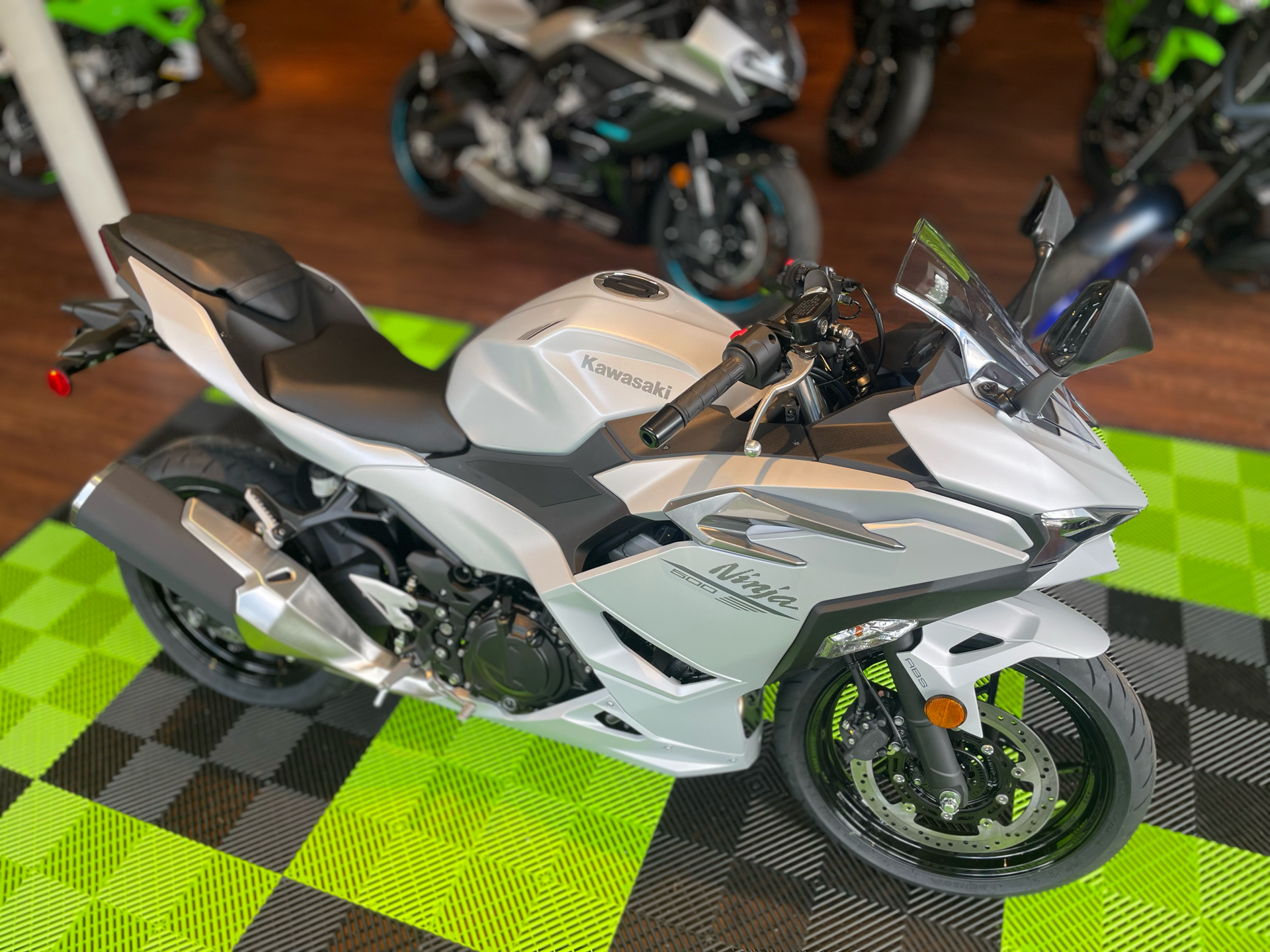 2025 Kawasaki Ninja 500 ABS in Tyngsboro, Massachusetts - Photo 9