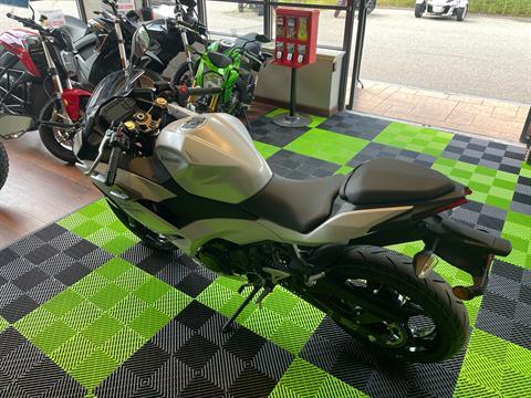 2025 Kawasaki Ninja 500 ABS in Tyngsboro, Massachusetts - Photo 13
