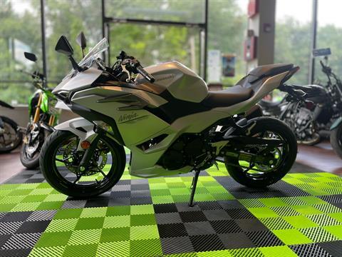 2025 Kawasaki Ninja 500 ABS in Tyngsboro, Massachusetts - Photo 17