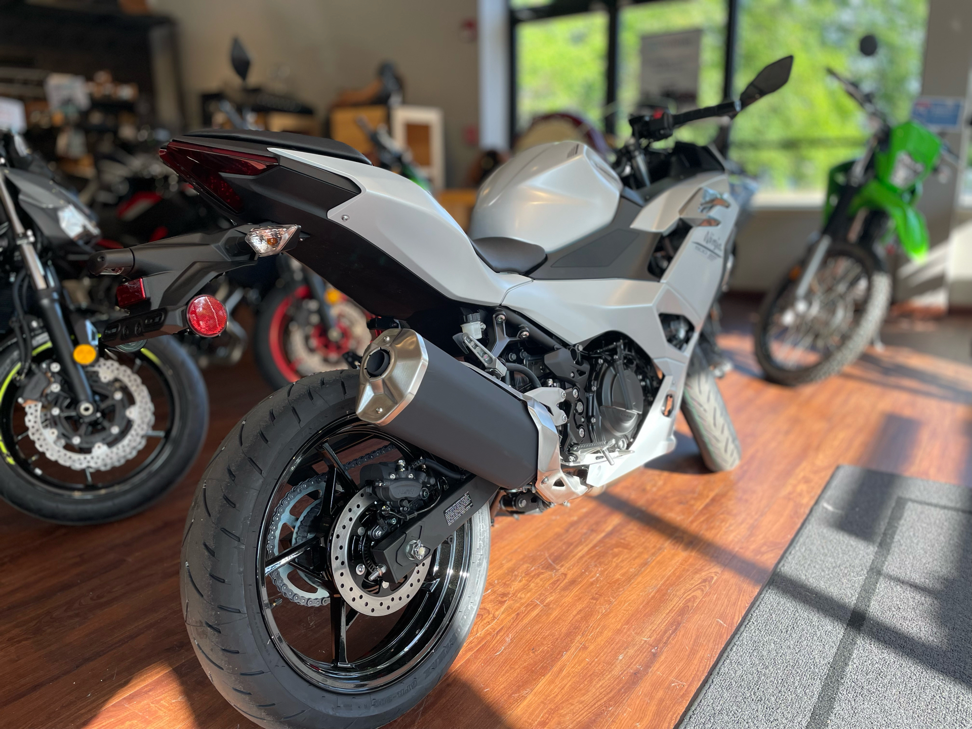 2025 Kawasaki Ninja 500 ABS in Tyngsboro, Massachusetts - Photo 4