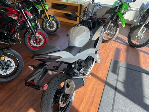 2025 Kawasaki Ninja 500 ABS in Tyngsboro, Massachusetts - Photo 10
