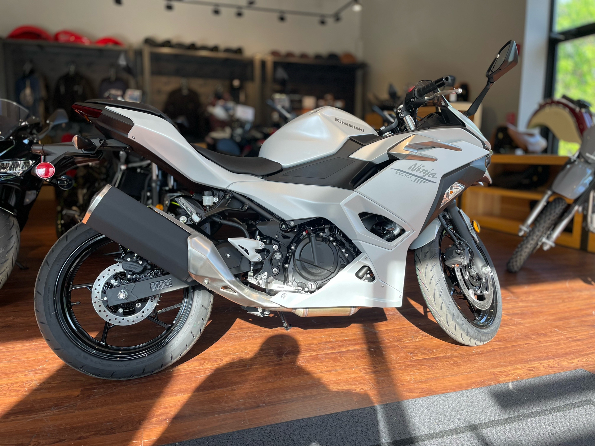 2025 Kawasaki Ninja 500 ABS in Tyngsboro, Massachusetts - Photo 14