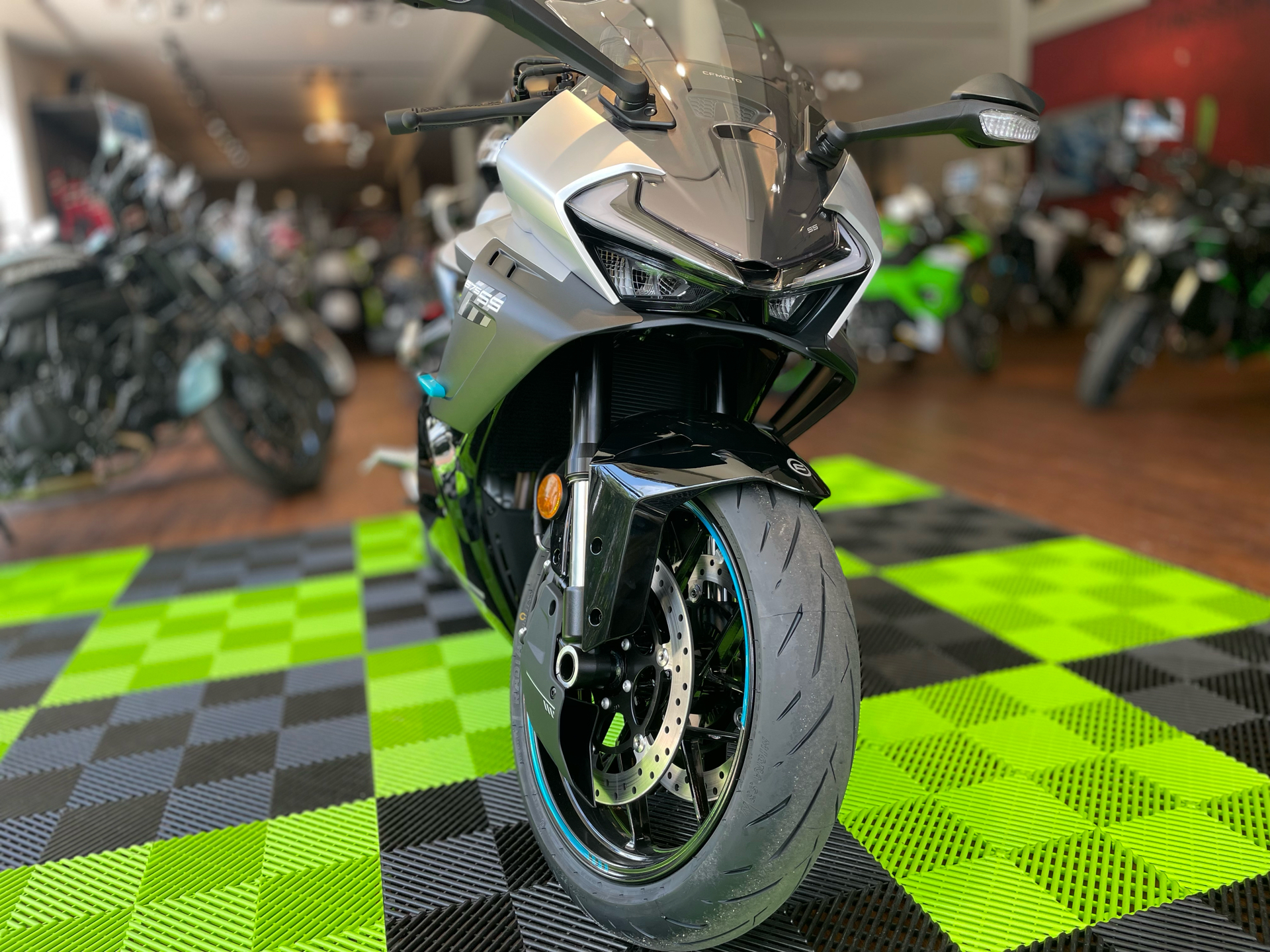 2025 CFMOTO 675SS in Tyngsboro, Massachusetts - Photo 3