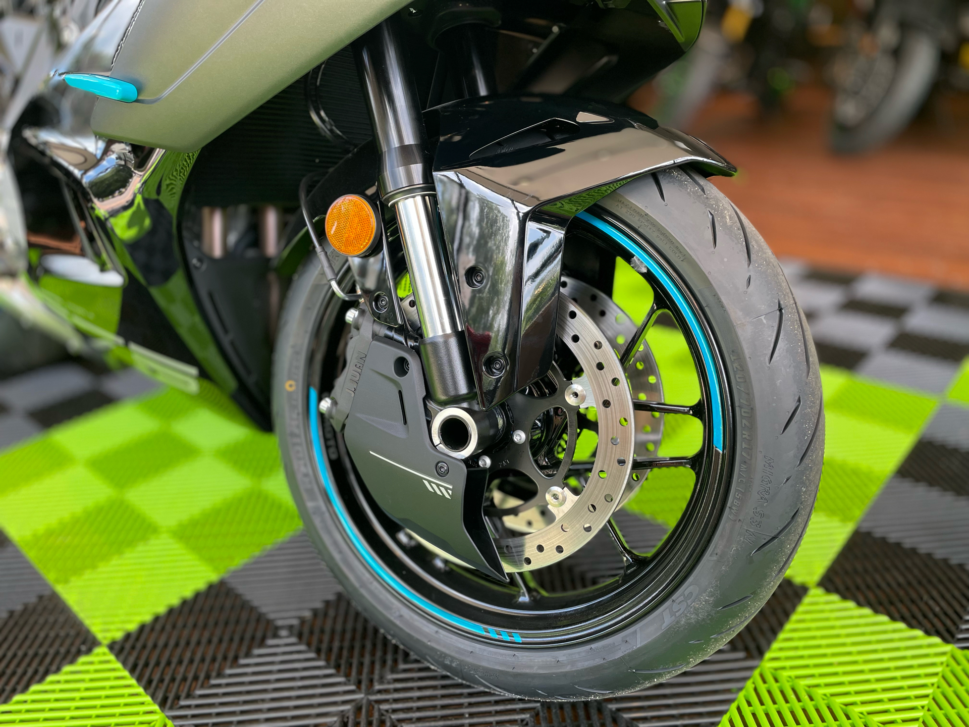 2025 CFMOTO 675SS in Tyngsboro, Massachusetts - Photo 8