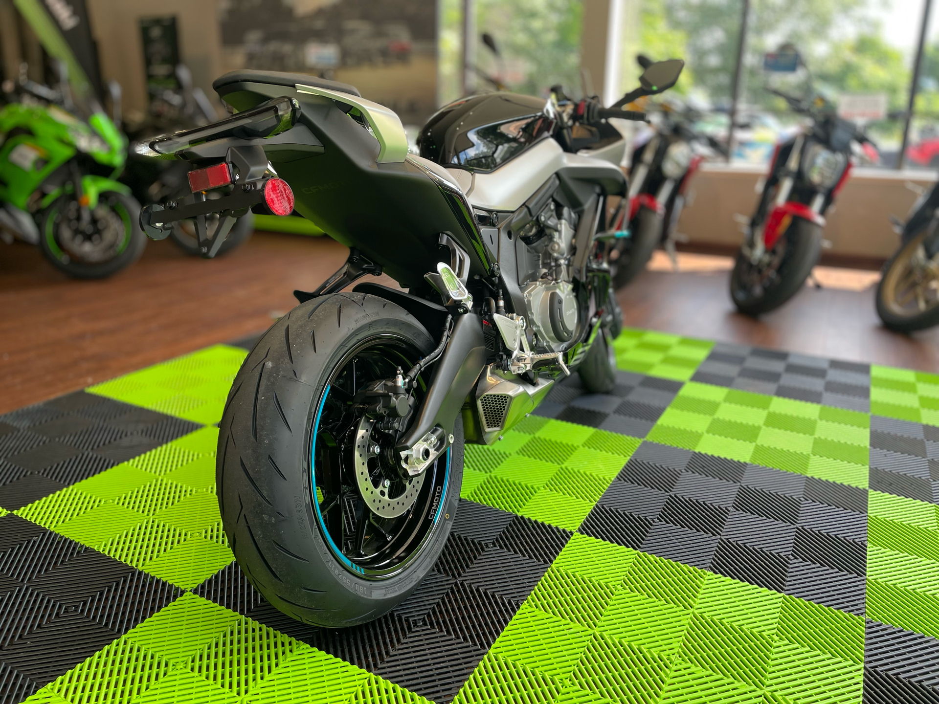 2025 CFMOTO 675SS in Tyngsboro, Massachusetts - Photo 17