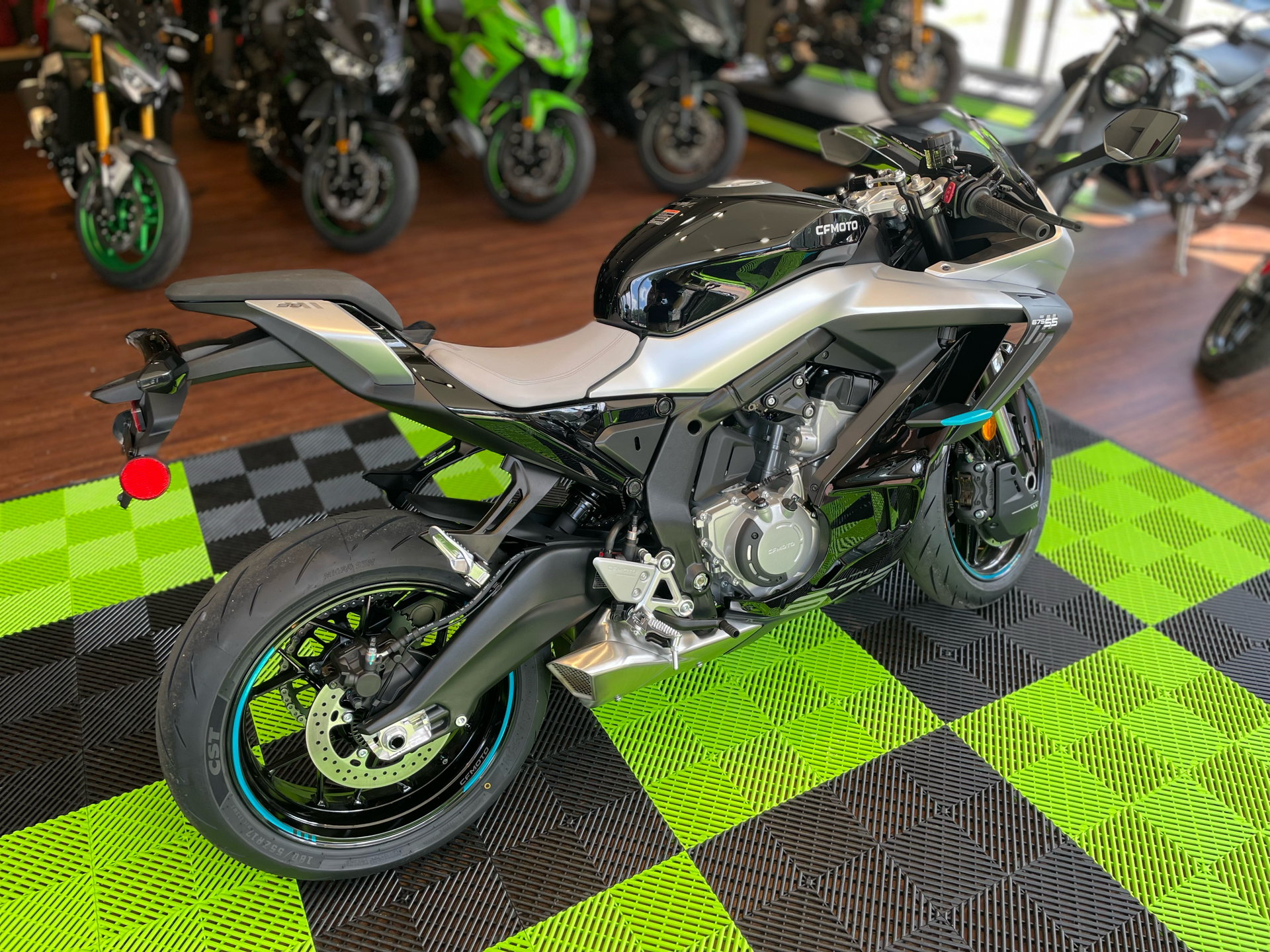2025 CFMOTO 675SS in Tyngsboro, Massachusetts - Photo 18