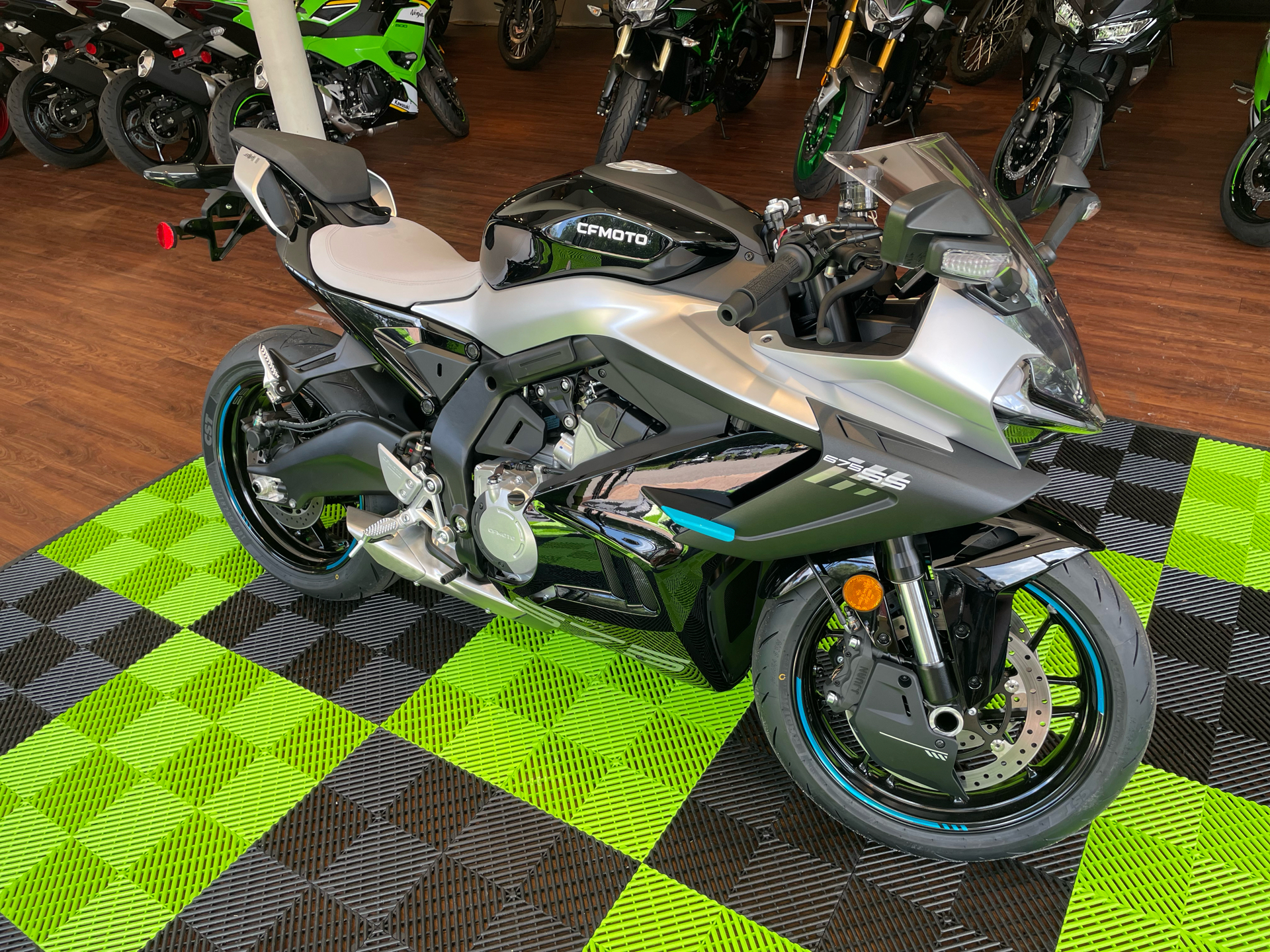 2025 CFMOTO 675SS in Tyngsboro, Massachusetts - Photo 20