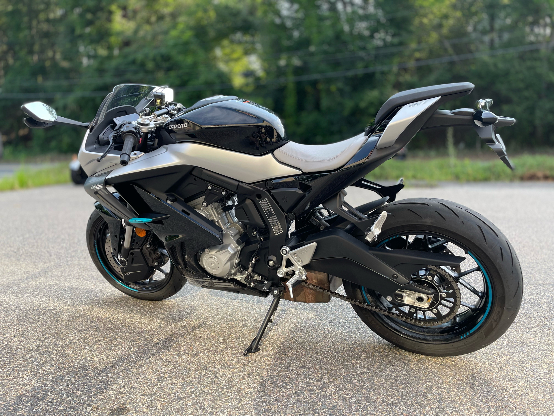 2025 CFMOTO 675SS in Tyngsboro, Massachusetts - Photo 4