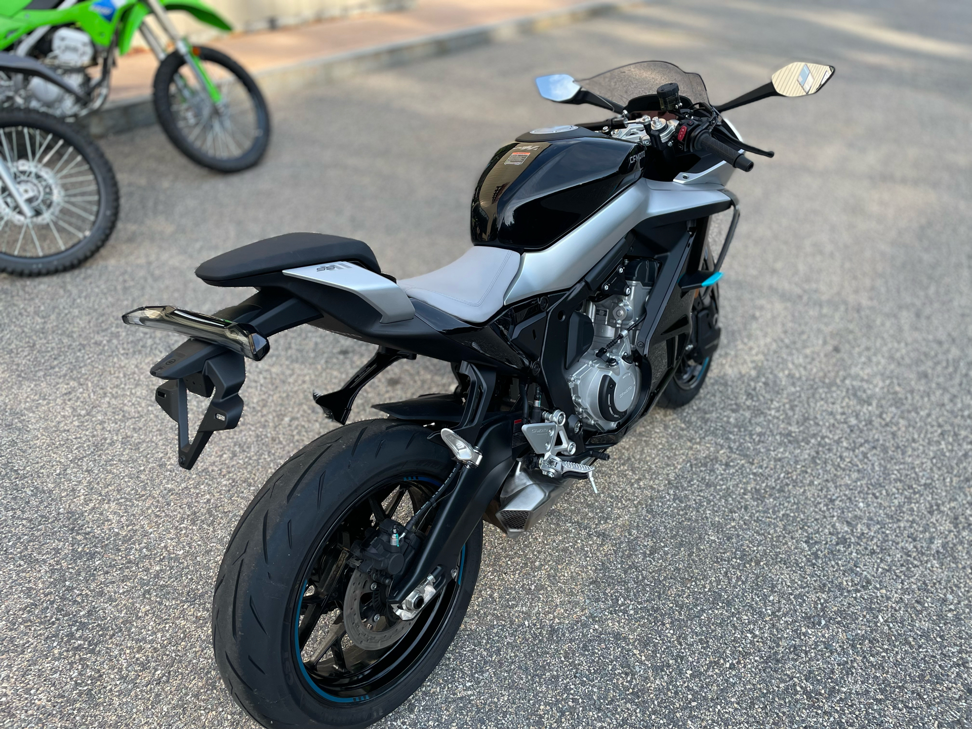 2025 CFMOTO 675SS in Tyngsboro, Massachusetts - Photo 9