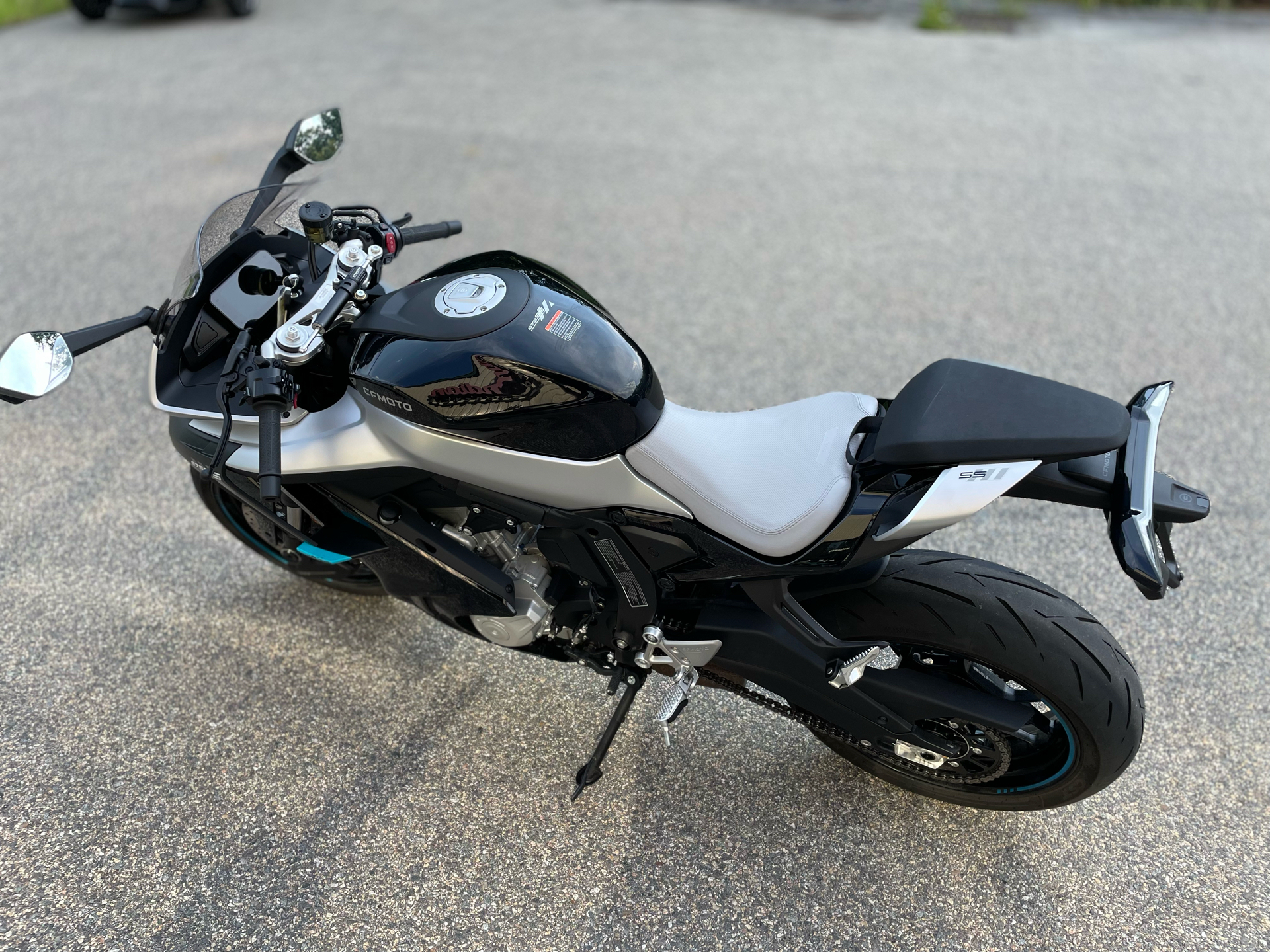 2025 CFMOTO 675SS in Tyngsboro, Massachusetts - Photo 10