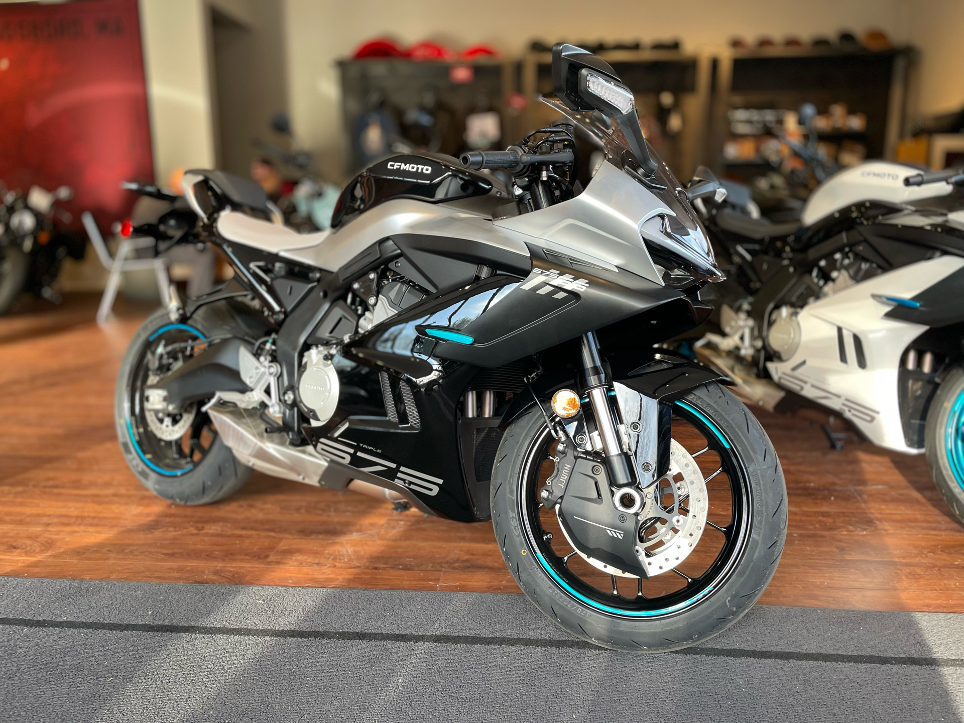 2025 CFMOTO 675SS in Tyngsboro, Massachusetts - Photo 1