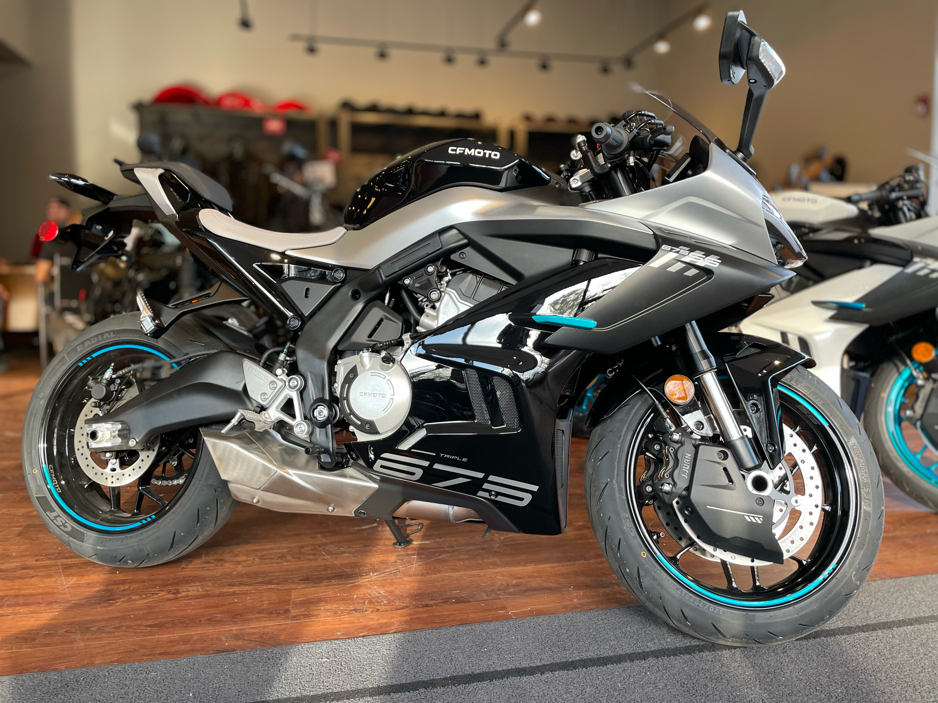 2025 CFMOTO 675SS in Tyngsboro, Massachusetts - Photo 3