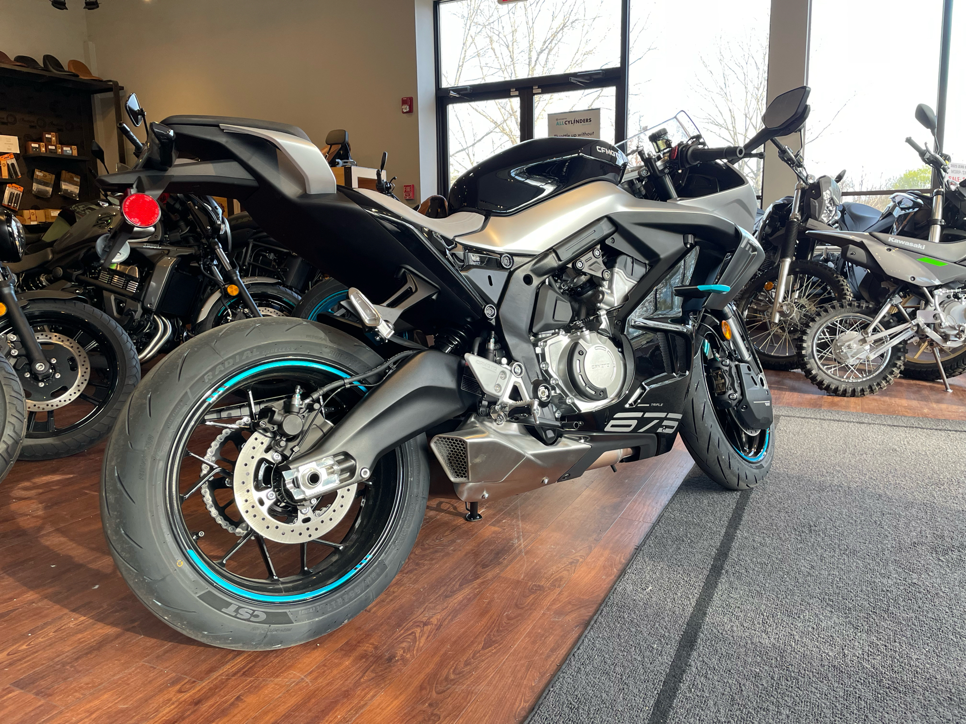 2025 CFMOTO 675SS in Tyngsboro, Massachusetts - Photo 9