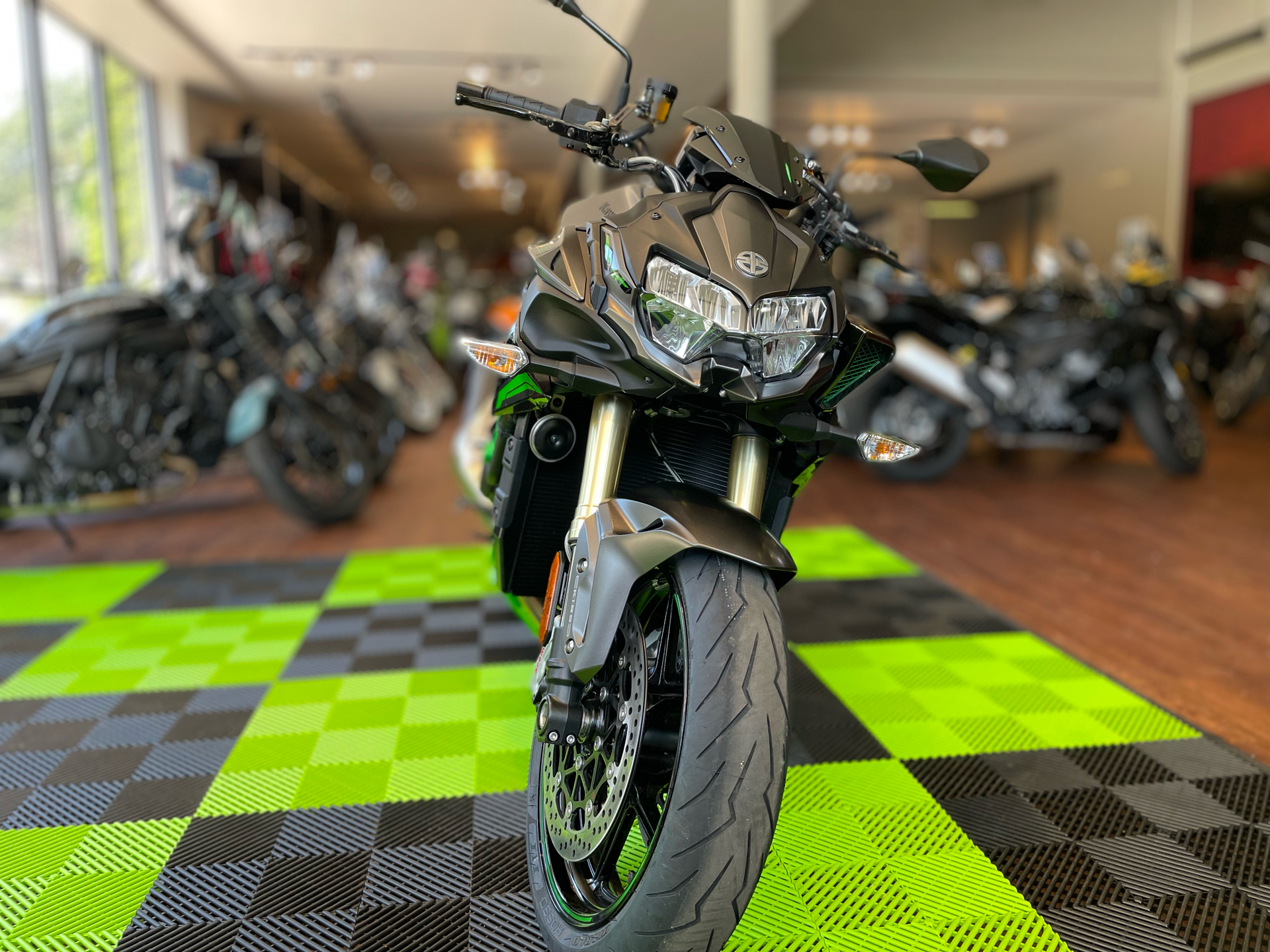 2025 Kawasaki Z H2 SE ABS in Tyngsboro, Massachusetts - Photo 3