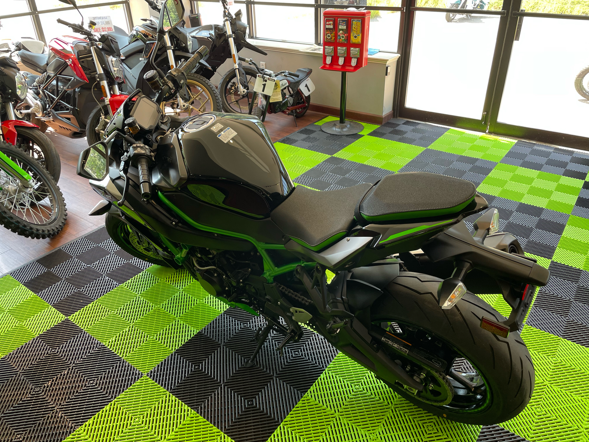 2025 Kawasaki Z H2 SE ABS in Tyngsboro, Massachusetts - Photo 20