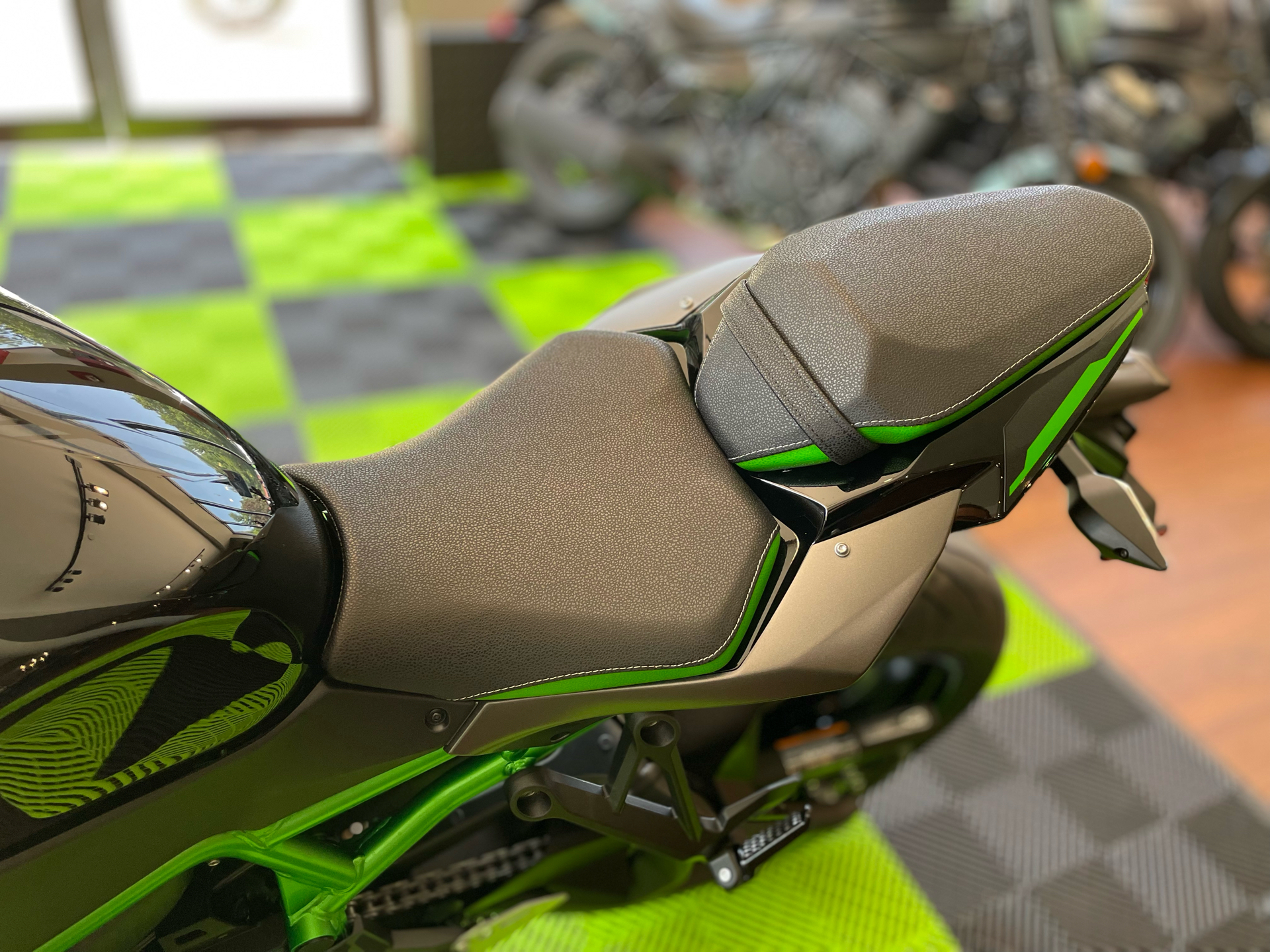 2025 Kawasaki Z H2 SE ABS in Tyngsboro, Massachusetts - Photo 23