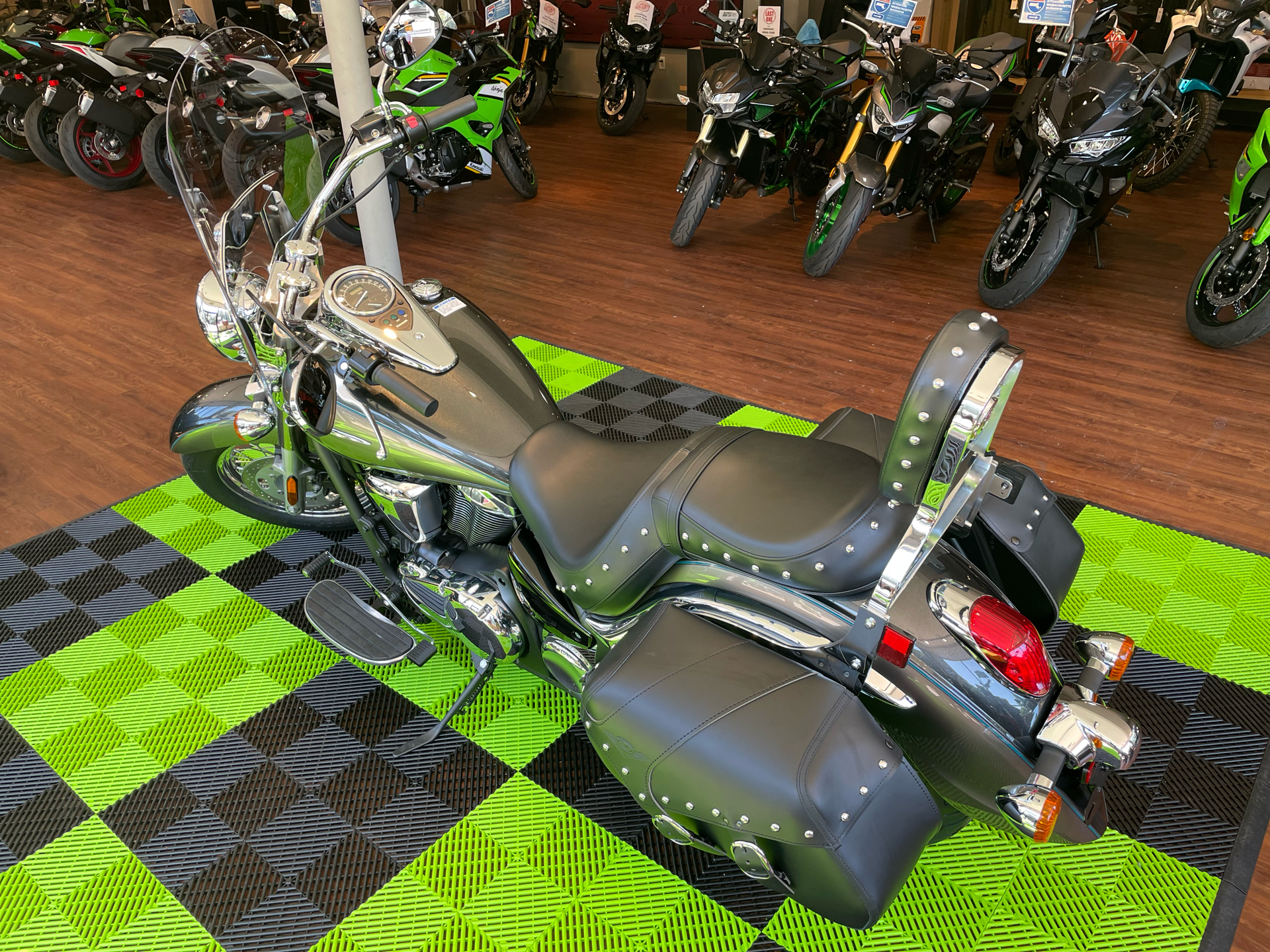 2024 Kawasaki Vulcan 900 Classic LT in Tyngsboro, Massachusetts - Photo 3