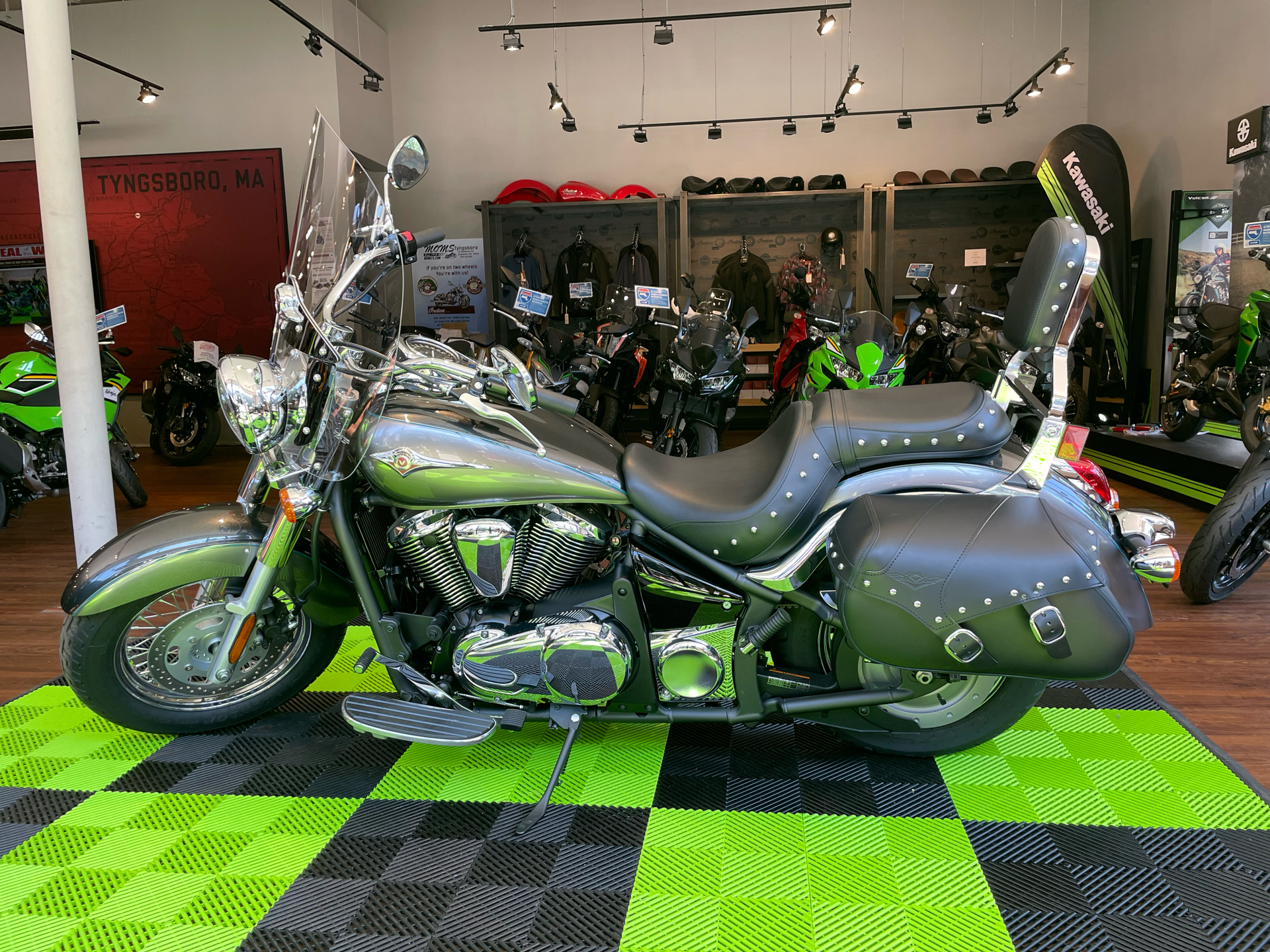 2024 Kawasaki Vulcan 900 Classic LT in Tyngsboro, Massachusetts - Photo 10