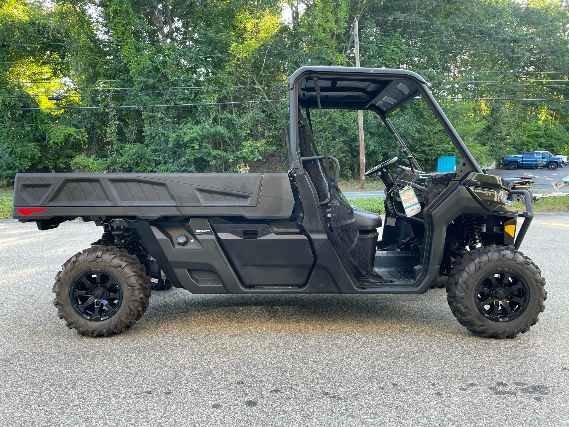 2025 Can-Am Defender PRO XT in Tyngsboro, Massachusetts - Photo 7