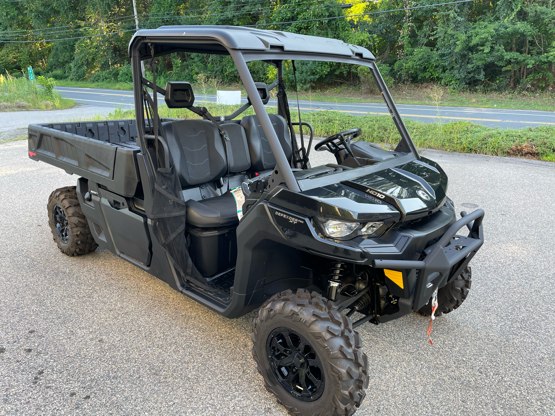 2025 Can-Am Defender PRO XT in Tyngsboro, Massachusetts - Photo 9